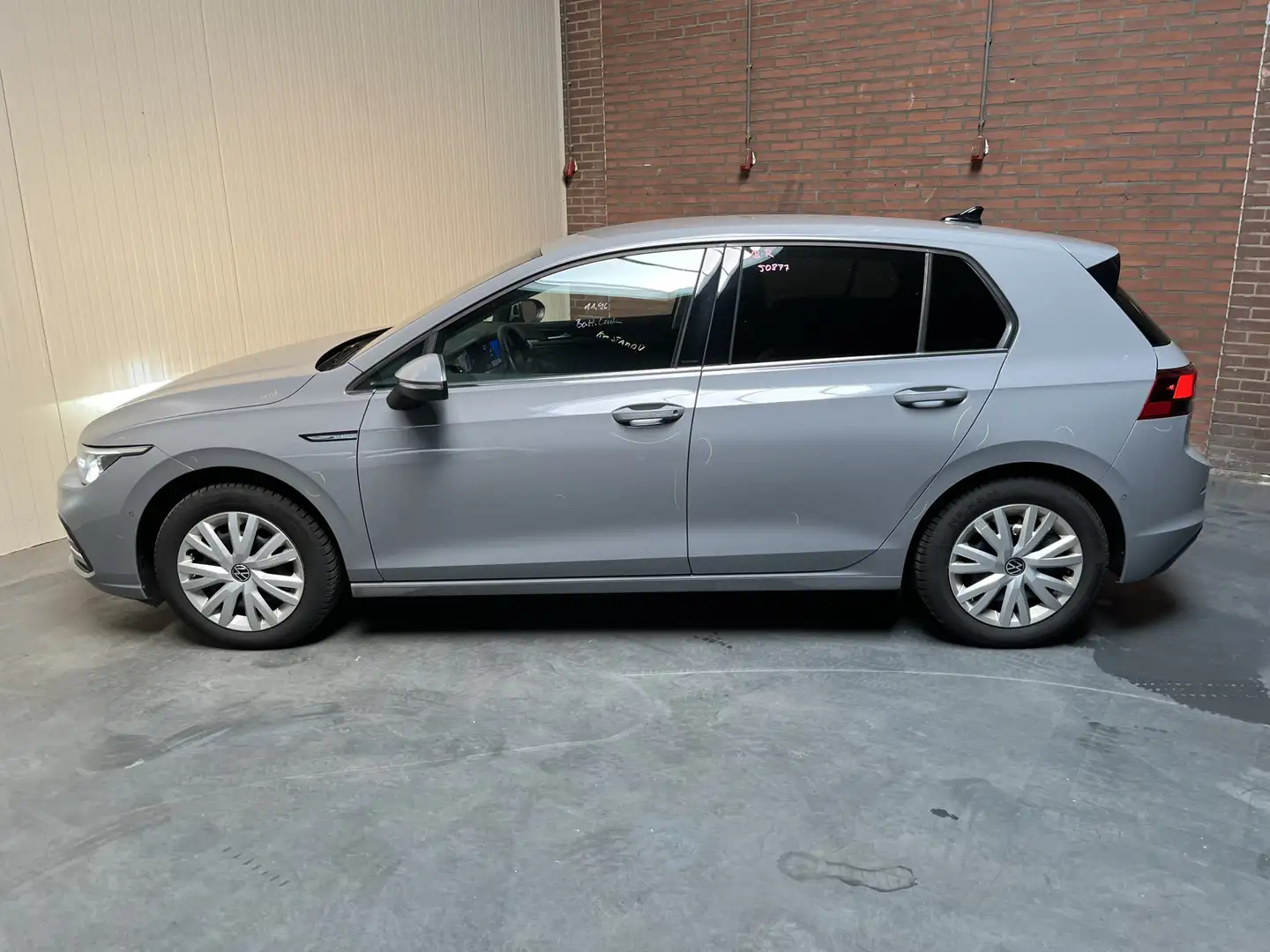 Volkswagen Golf 1.5 TSI Style / 18" LMV/ MATRIX/ ELEKTR. STOELEN/ Gris - 2