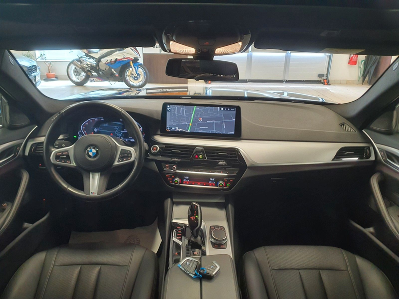 BMW 530 d xD Aut/Pano/Drive&Park&FernAss/AHK/Harman — photo 3