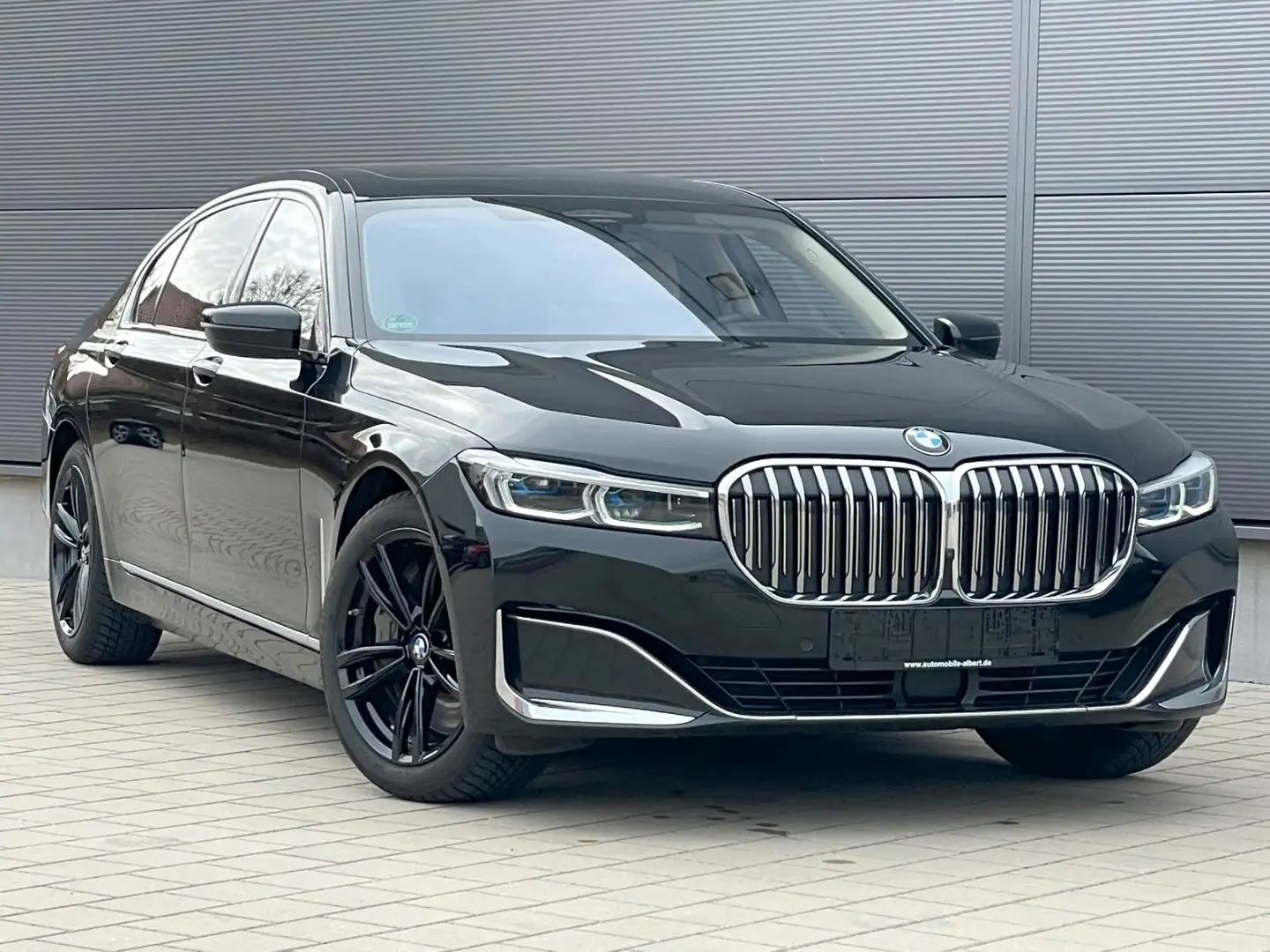 BMW 750 Li xDrive*Lounge*Kühlbox*Integral*Glasdach* Fekete - 2