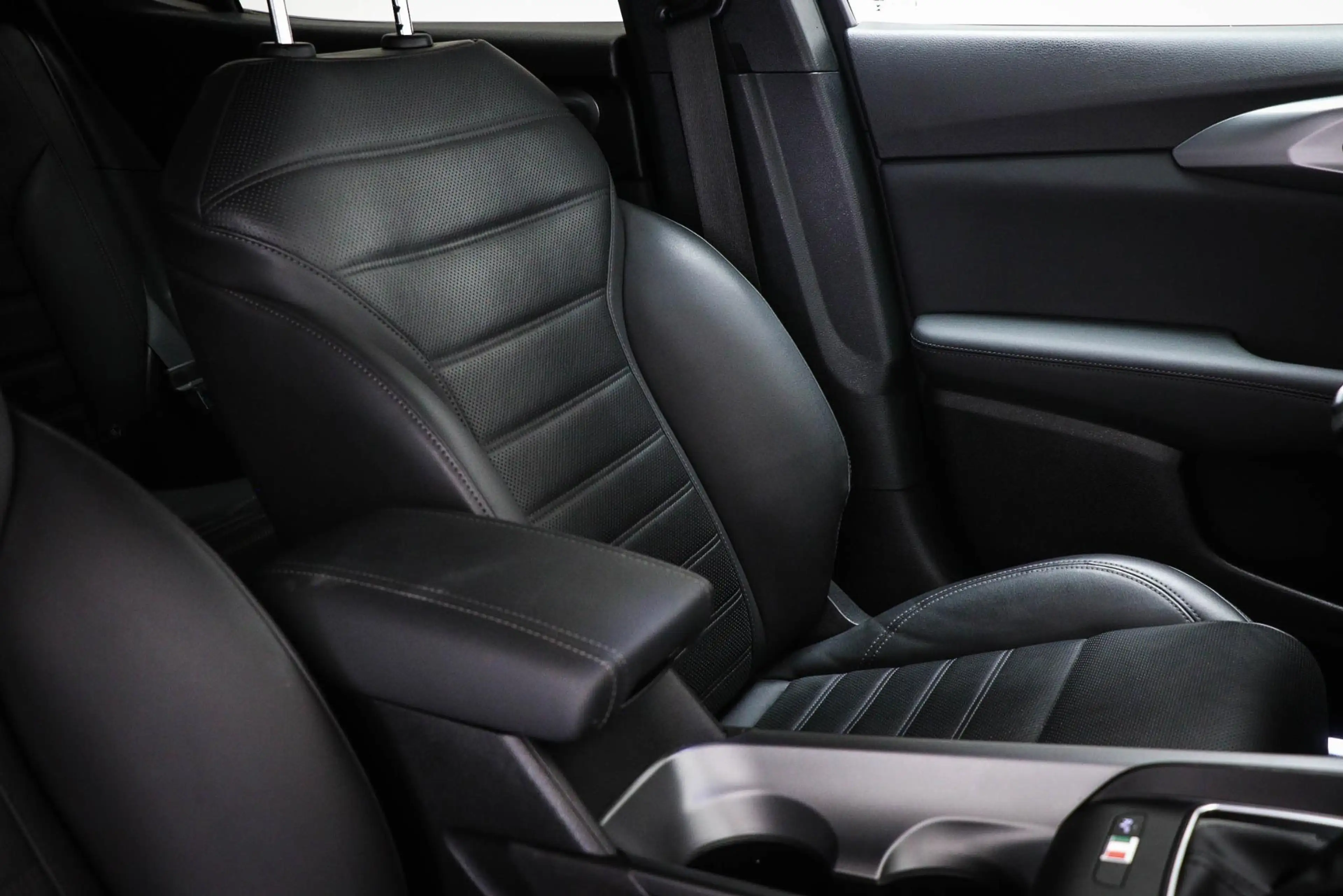 Alfa Romeo Tonale 1.5T Hybrid Edizione Speciale | LEDER / WINTER- PA — photo 11
