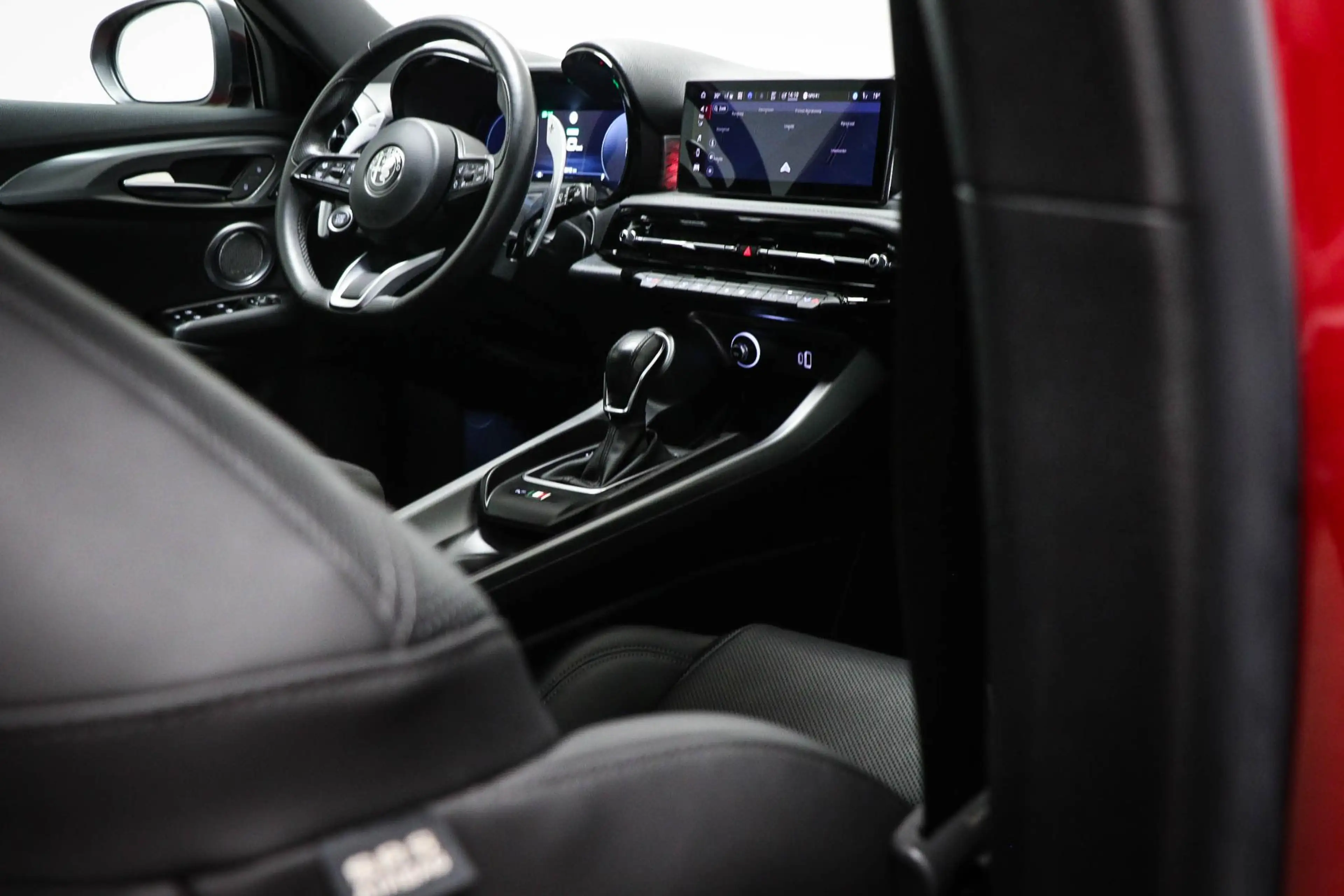 Alfa Romeo Tonale 1.5T Hybrid Edizione Speciale | LEDER / WINTER- PA — photo 14