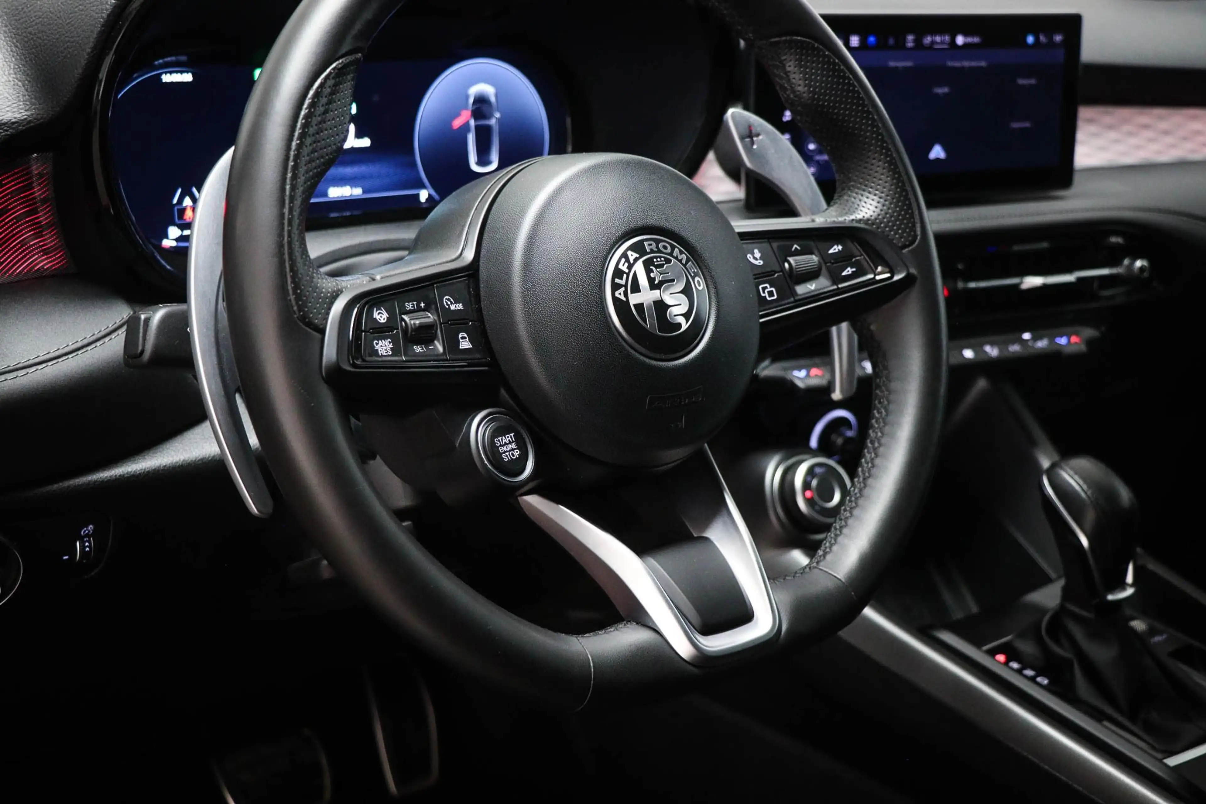 Alfa Romeo Tonale 1.5T Hybrid Edizione Speciale | LEDER / WINTER- PA — photo 34