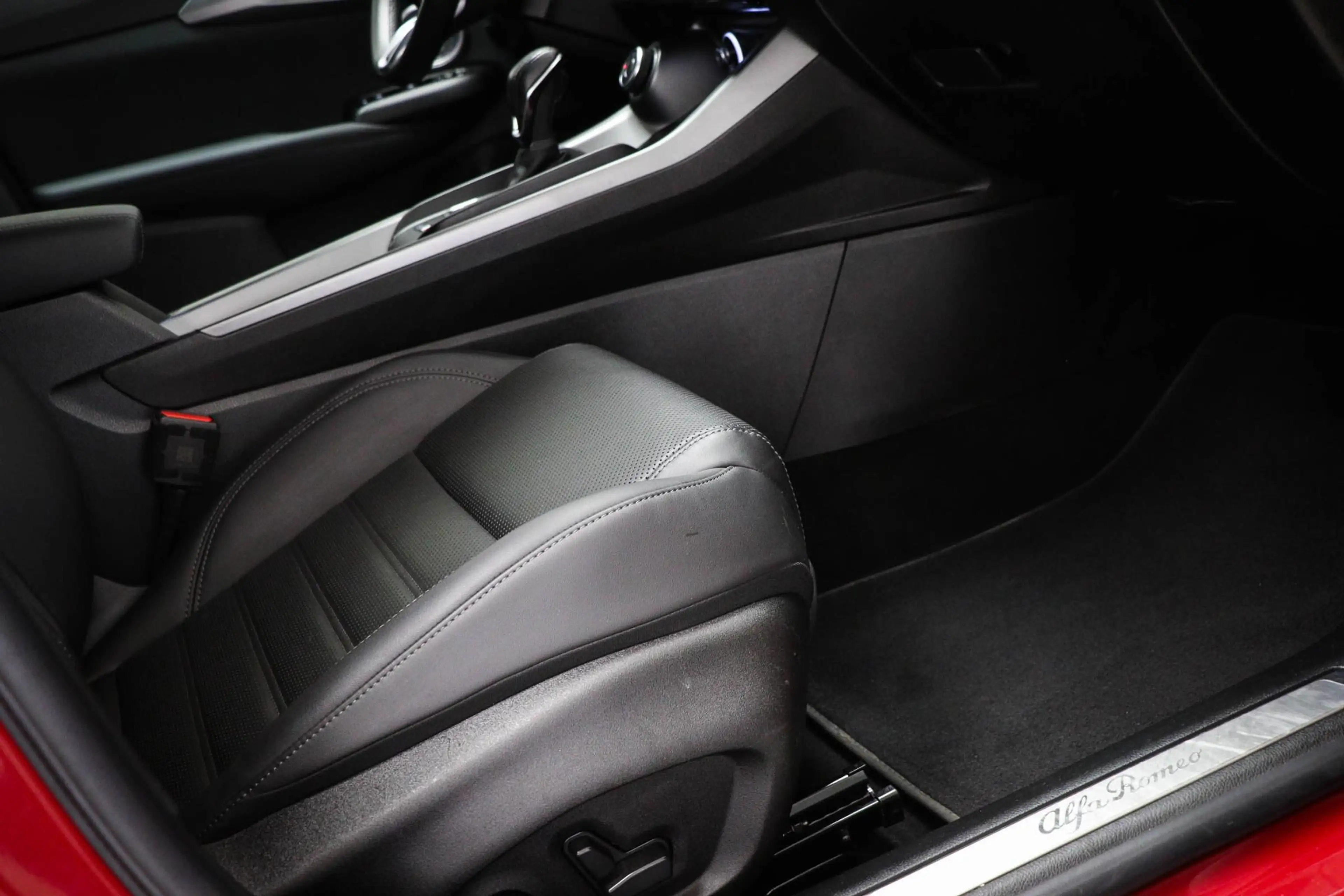 Alfa Romeo Tonale 1.5T Hybrid Edizione Speciale | LEDER / WINTER- PA — photo 12