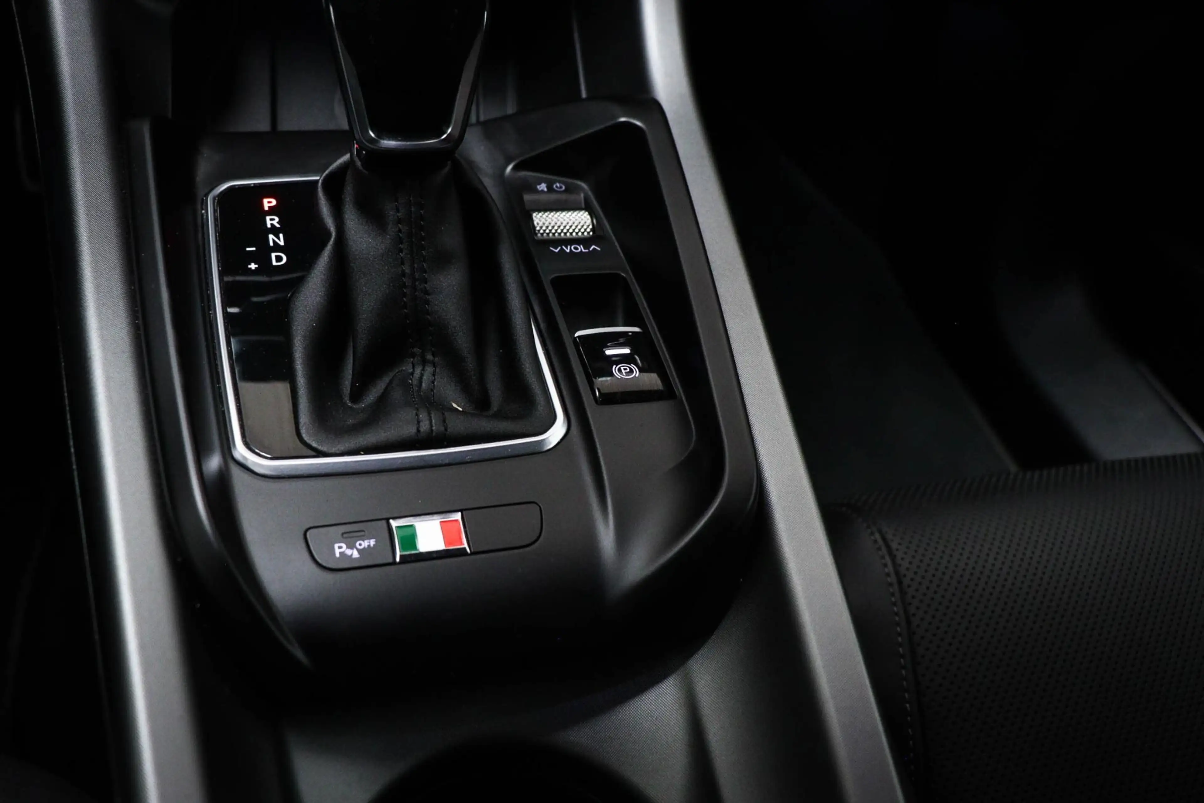 Alfa Romeo Tonale 1.5T Hybrid Edizione Speciale | LEDER / WINTER- PA — photo 40