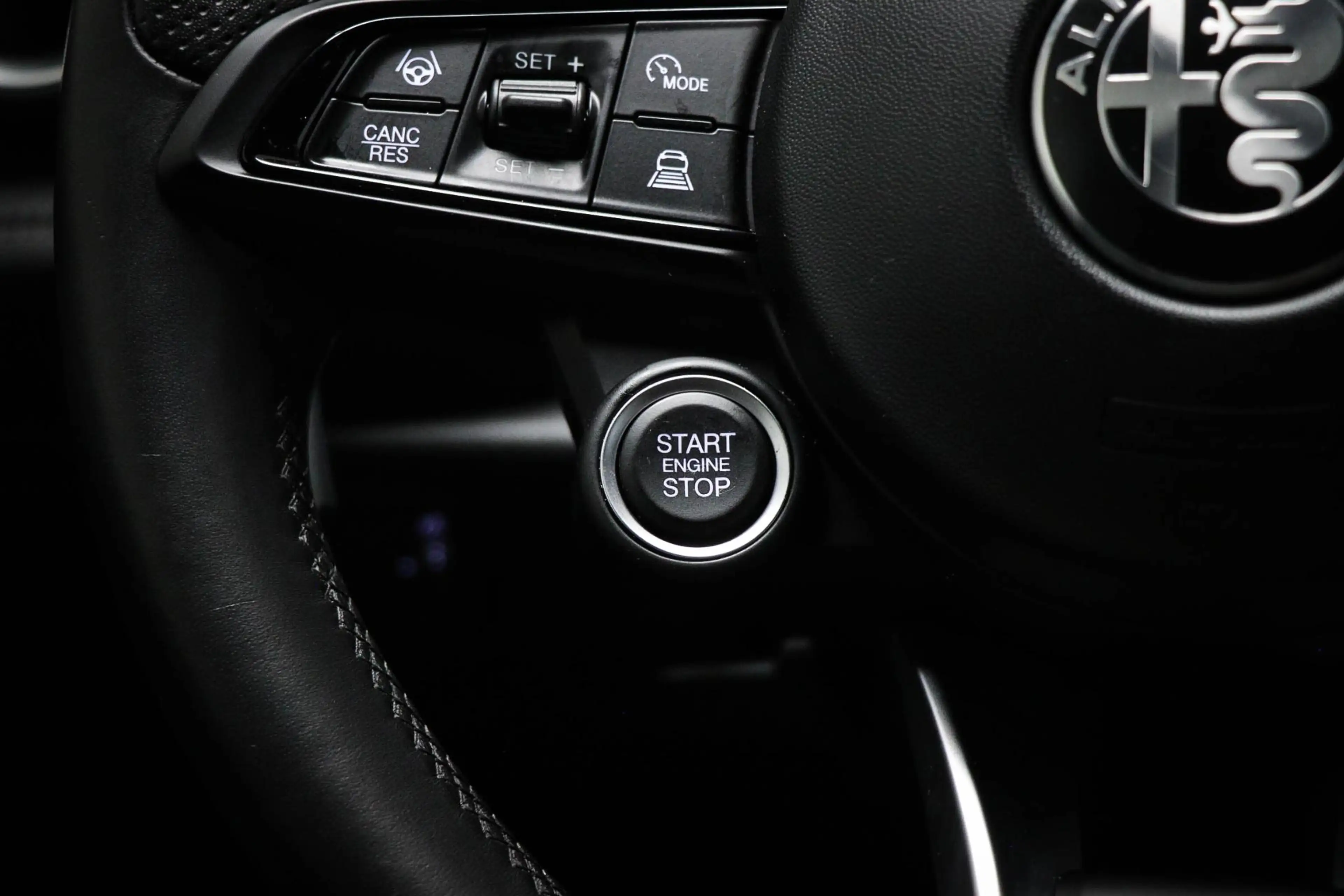 Alfa Romeo Tonale 1.5T Hybrid Edizione Speciale | LEDER / WINTER- PA — photo 35