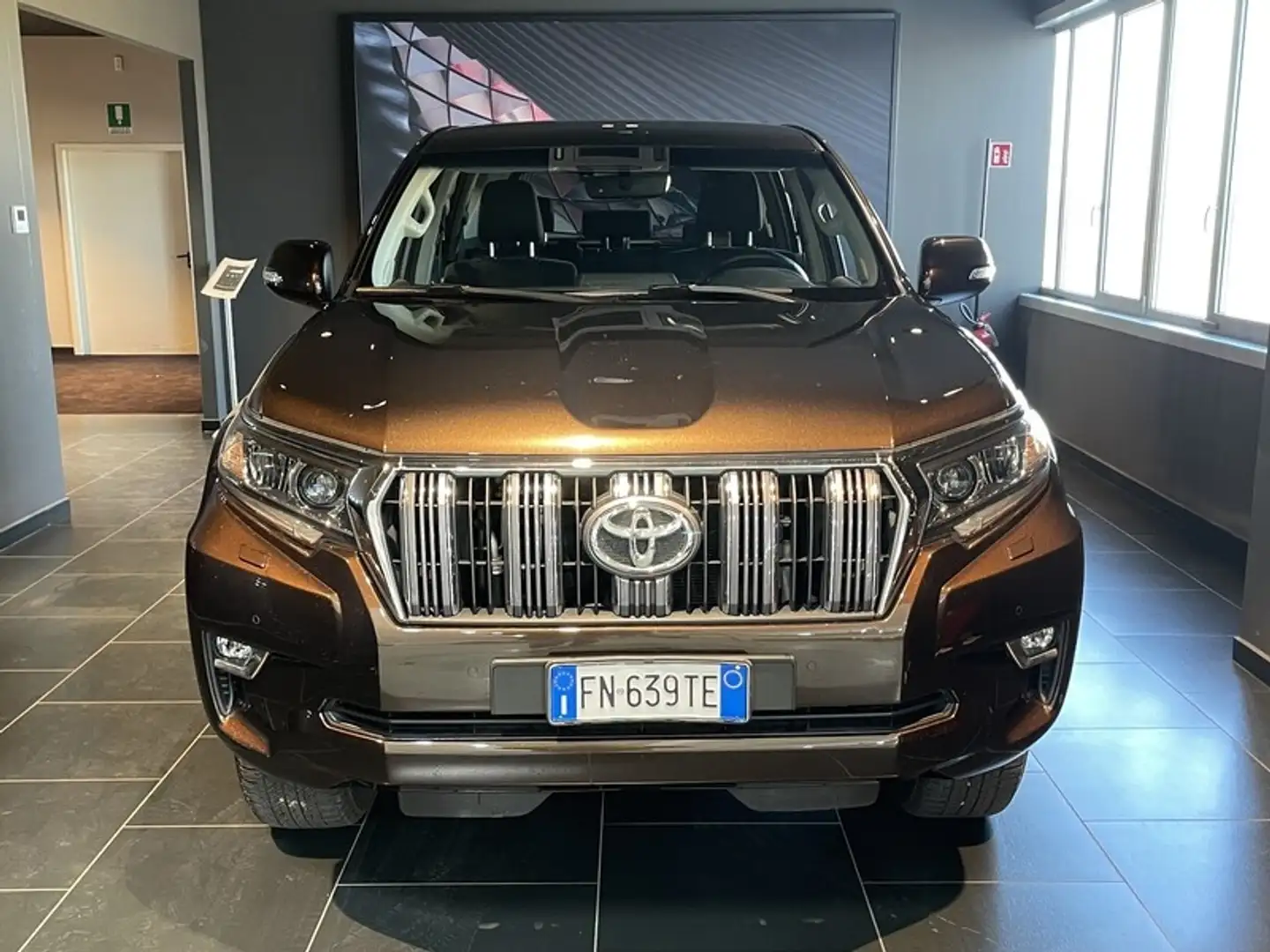 Toyota Land Cruiser 5 Porte 2.8 D-4D Lounge Braun - 2
