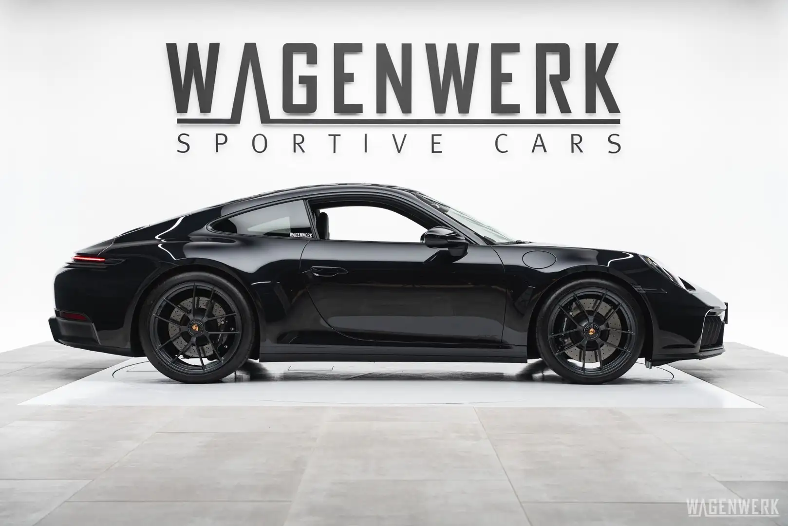 Porsche 992 992.2 Carrera GTS 3.6 T-Hybrid GTS-PAKET PRIVACY Schwarz - 2