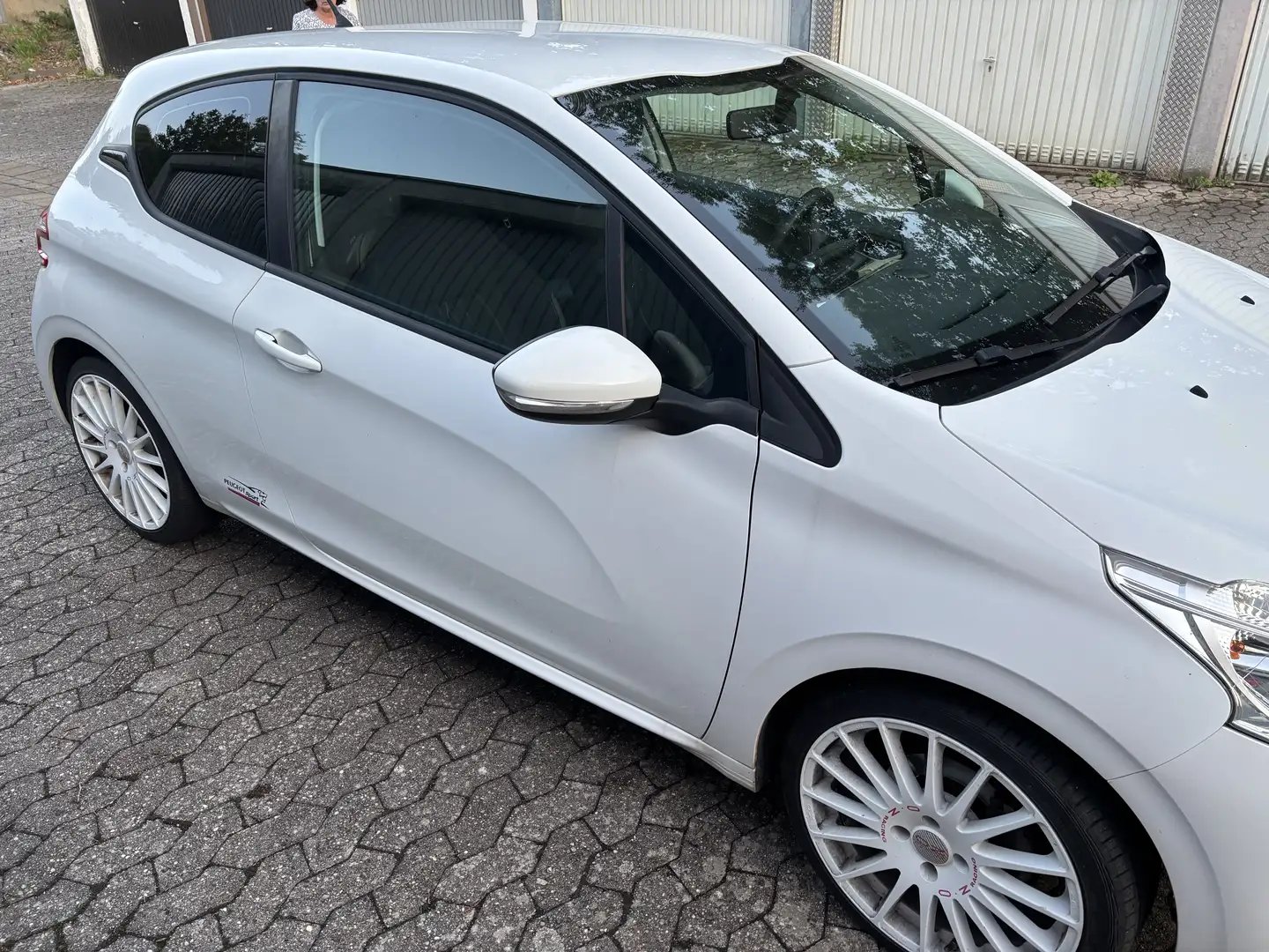 Peugeot 208 pure tech - 1
