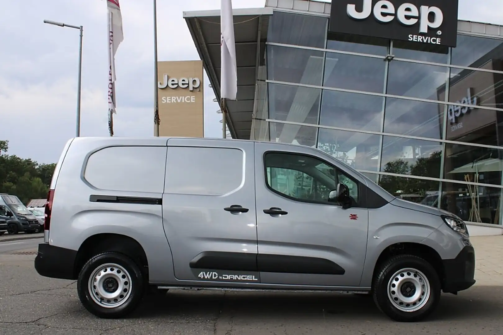 Fiat Doblo KW Extra Lang 130PS Automatik 4x4 erhöhte... Silber - 2