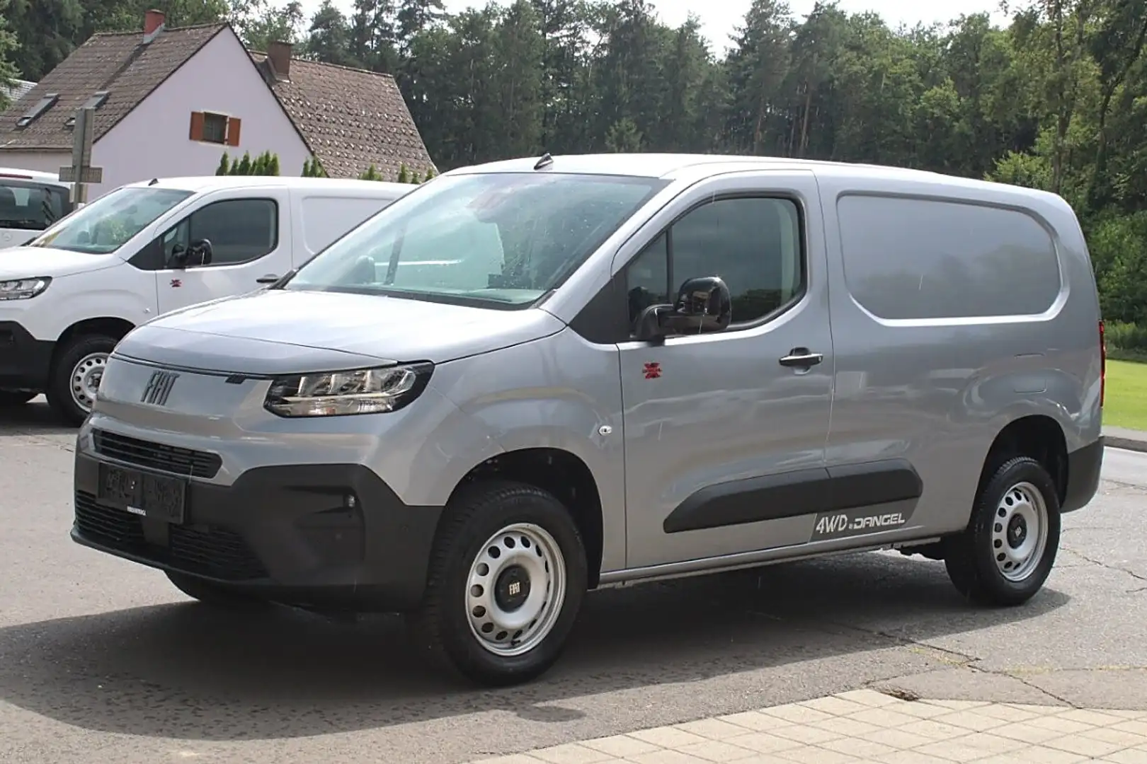 Fiat Doblo KW Extra Lang 130PS Automatik 4x4 erhöhte... Silber - 1