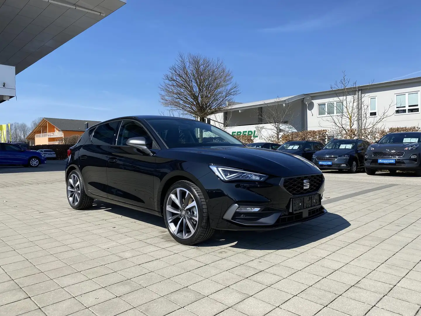 SEAT Leon FR NEW 1.5 TSI ACT 150, L+, NAV, LED-HIGH, WINT... Schwarz - 1