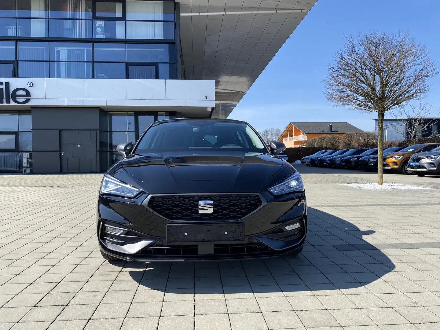 SEAT Leon FR NEW 1.5 TSI ACT 150, L+, NAV, LED-HIGH, WINT... Schwarz - 2