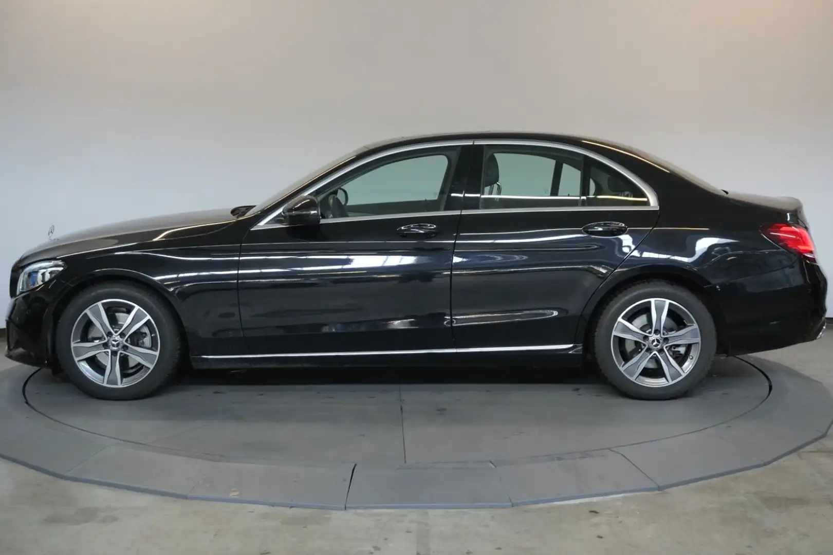 Mercedes-Benz C 200 Lim. LED Pano StzHzg PDC Schwarz - 2