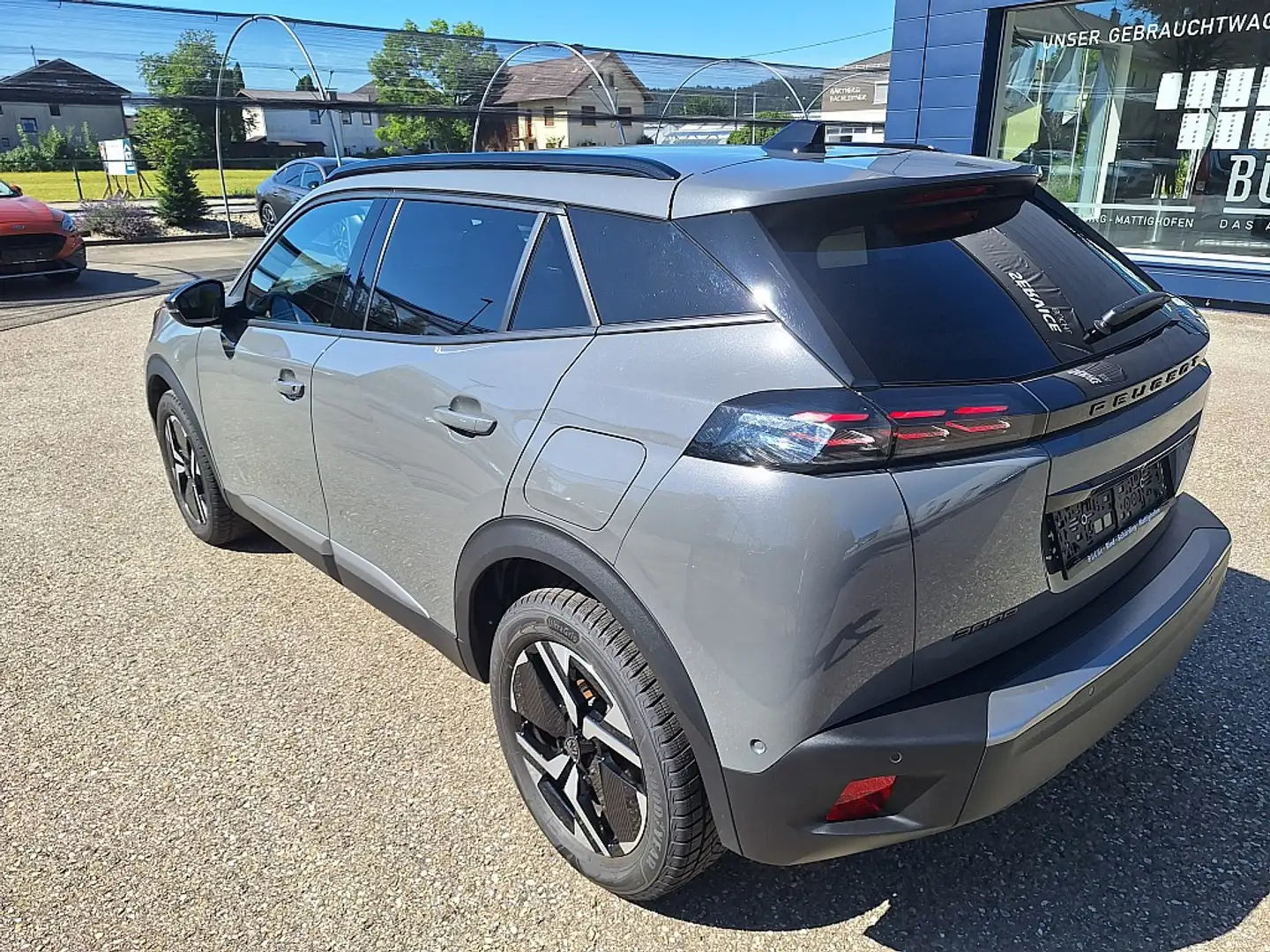 Peugeot 2008 PureTech 100 S&S Allure 6-Gang-Manuell Grijs - 2