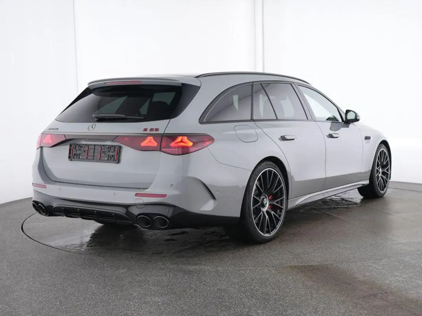 Mercedes-Benz E 53 AMG Estate E HYBRID 4MATIC+ + 23gr co2 + SUPERSCREEN + Grijs - 2
