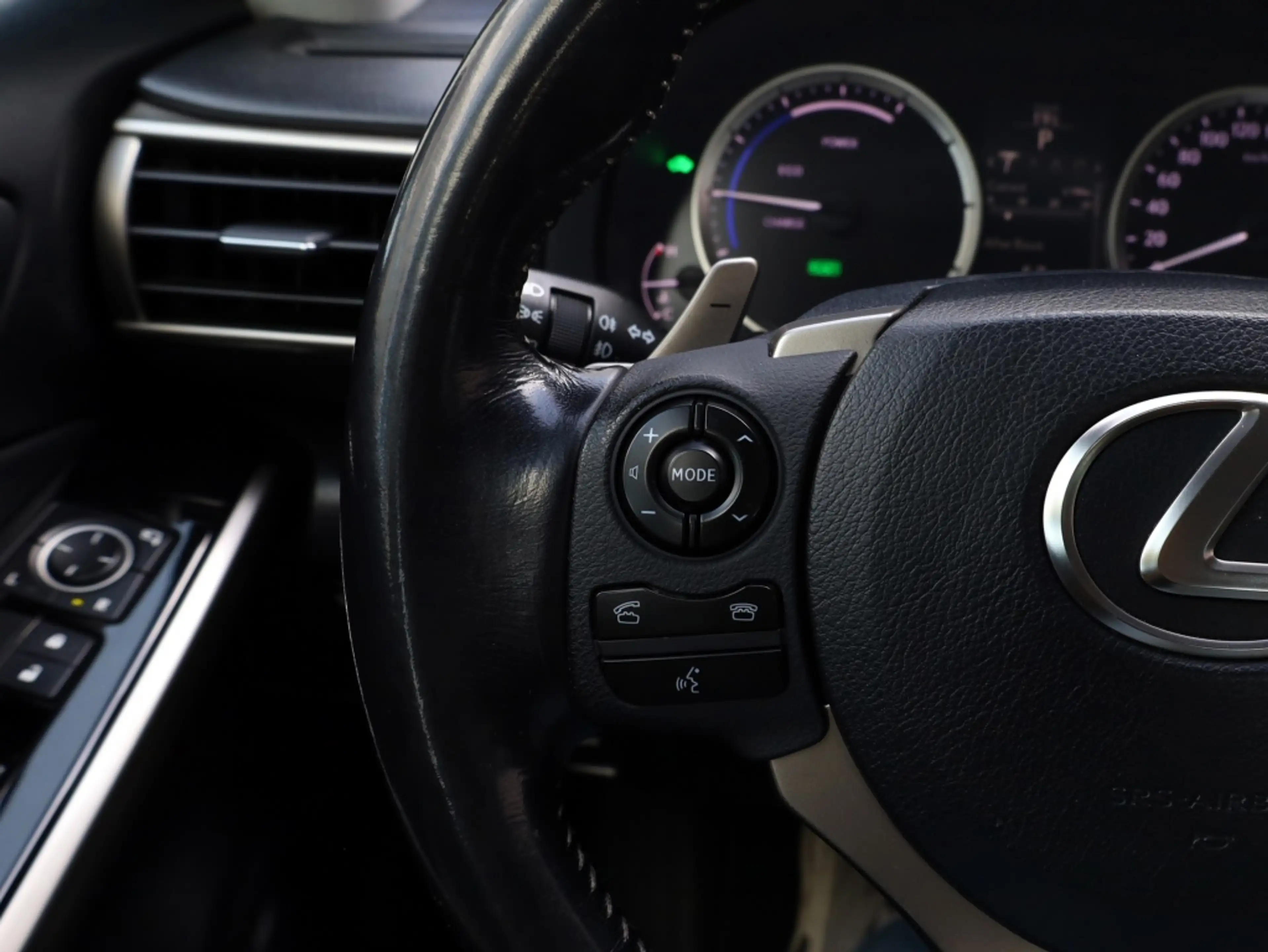 Lexus IS 300 300h Sport Edition | Keyless | Parkeersensoren | S — photo 32
