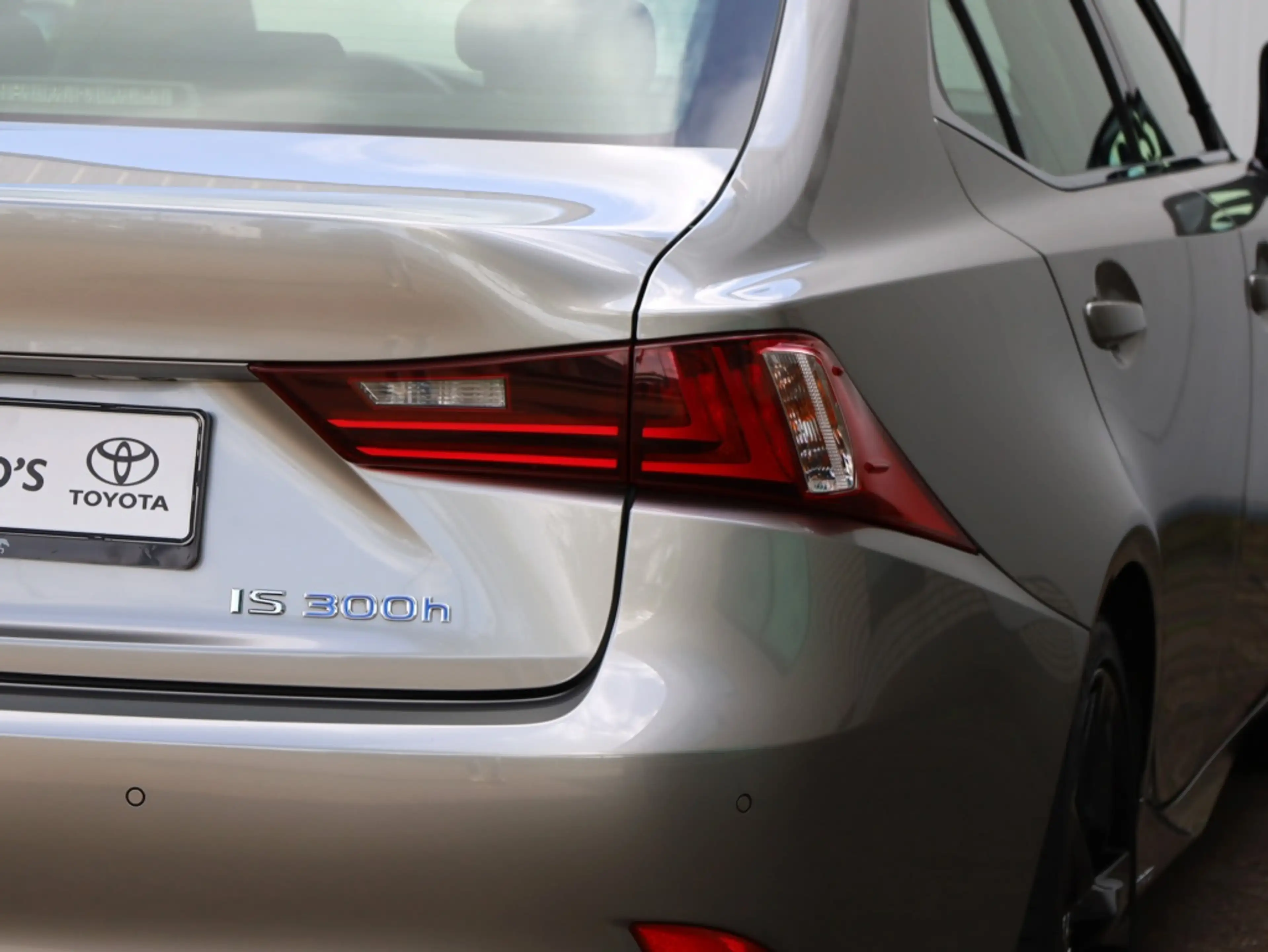 Lexus IS 300 300h Sport Edition | Keyless | Parkeersensoren | S — photo 13
