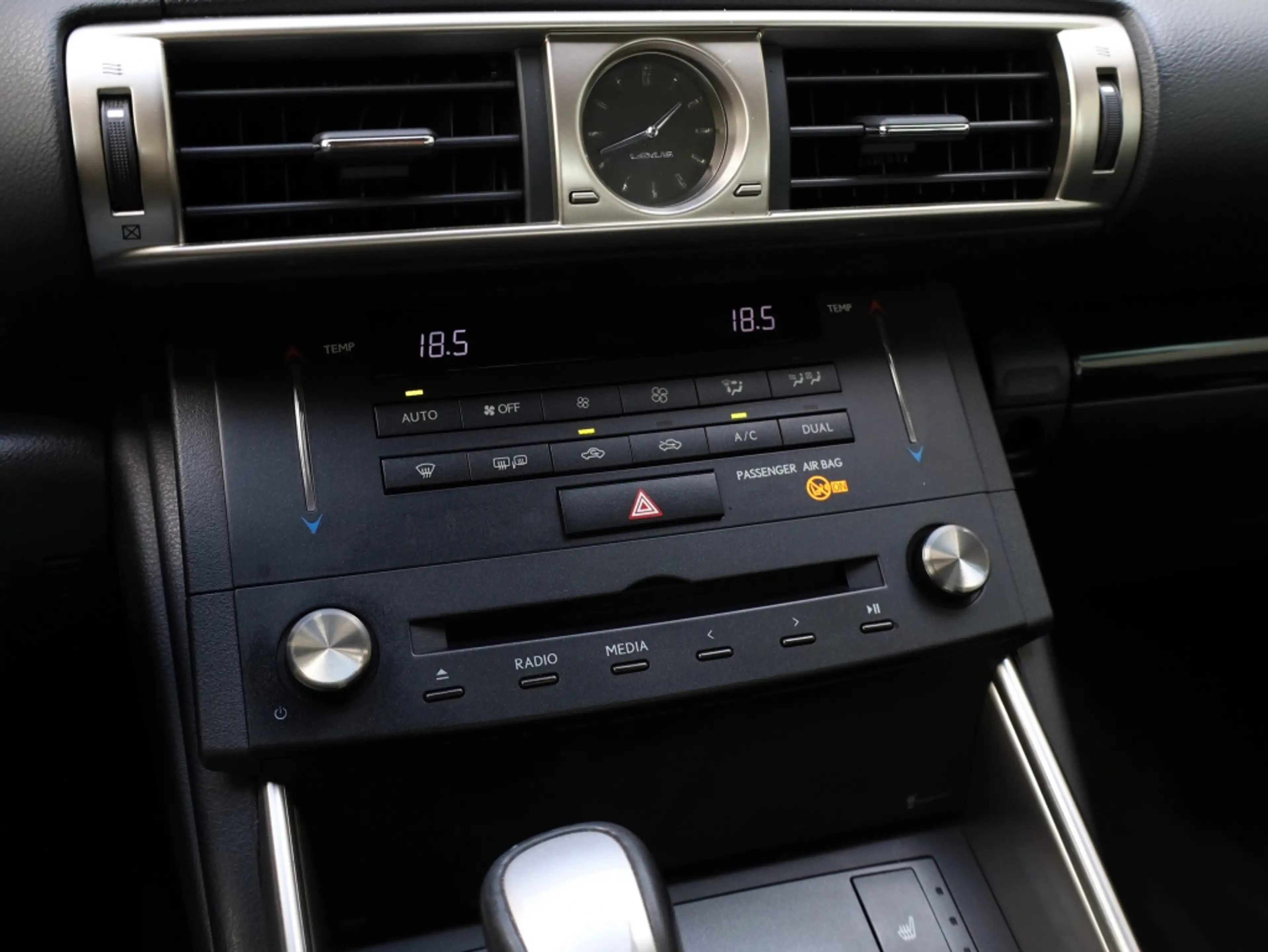 Lexus IS 300 300h Sport Edition | Keyless | Parkeersensoren | S — photo 3