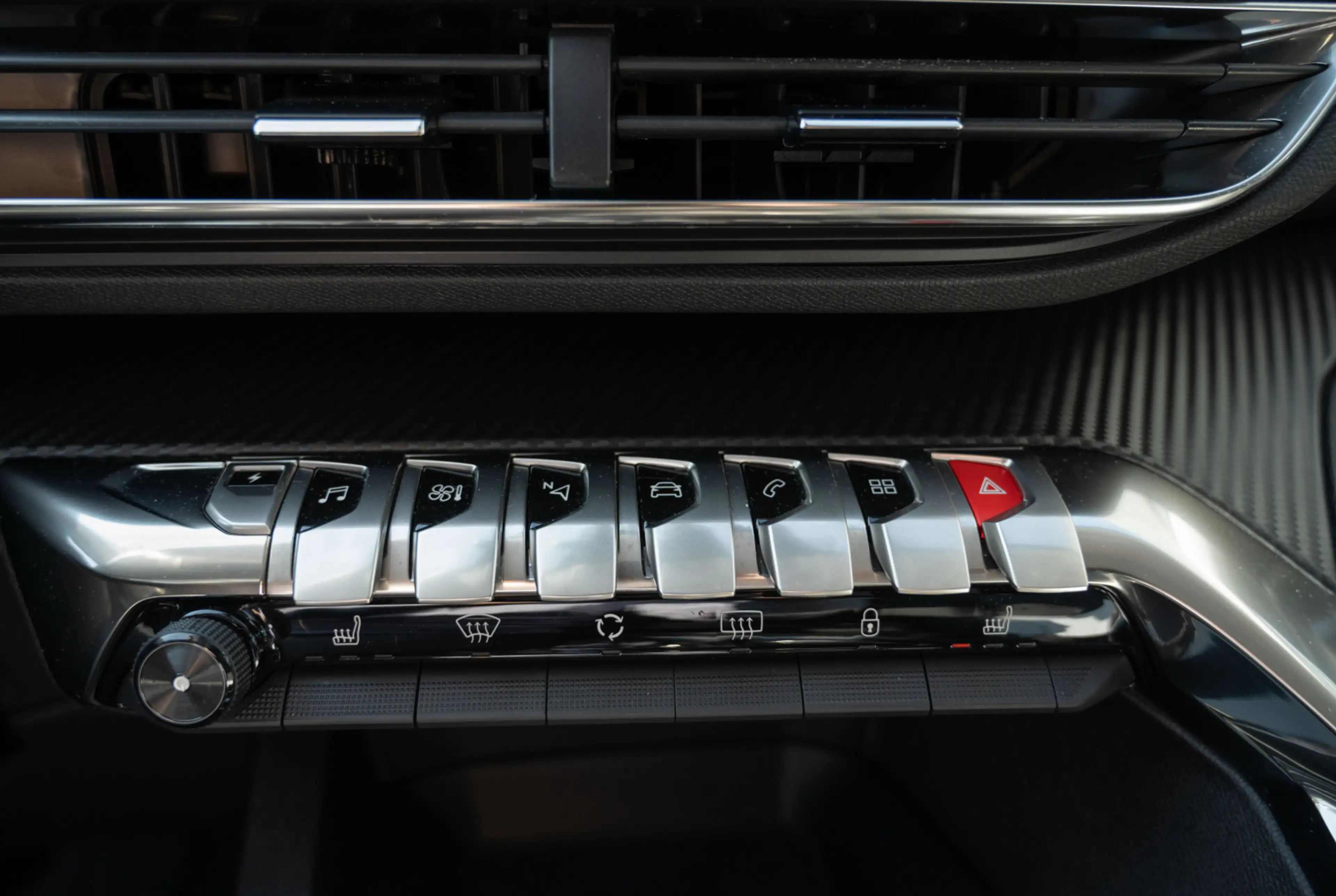 Peugeot 3008 Allure Plug-In-Hybrid 225 *NAVI*KEYLESS*PDC* — photo 9