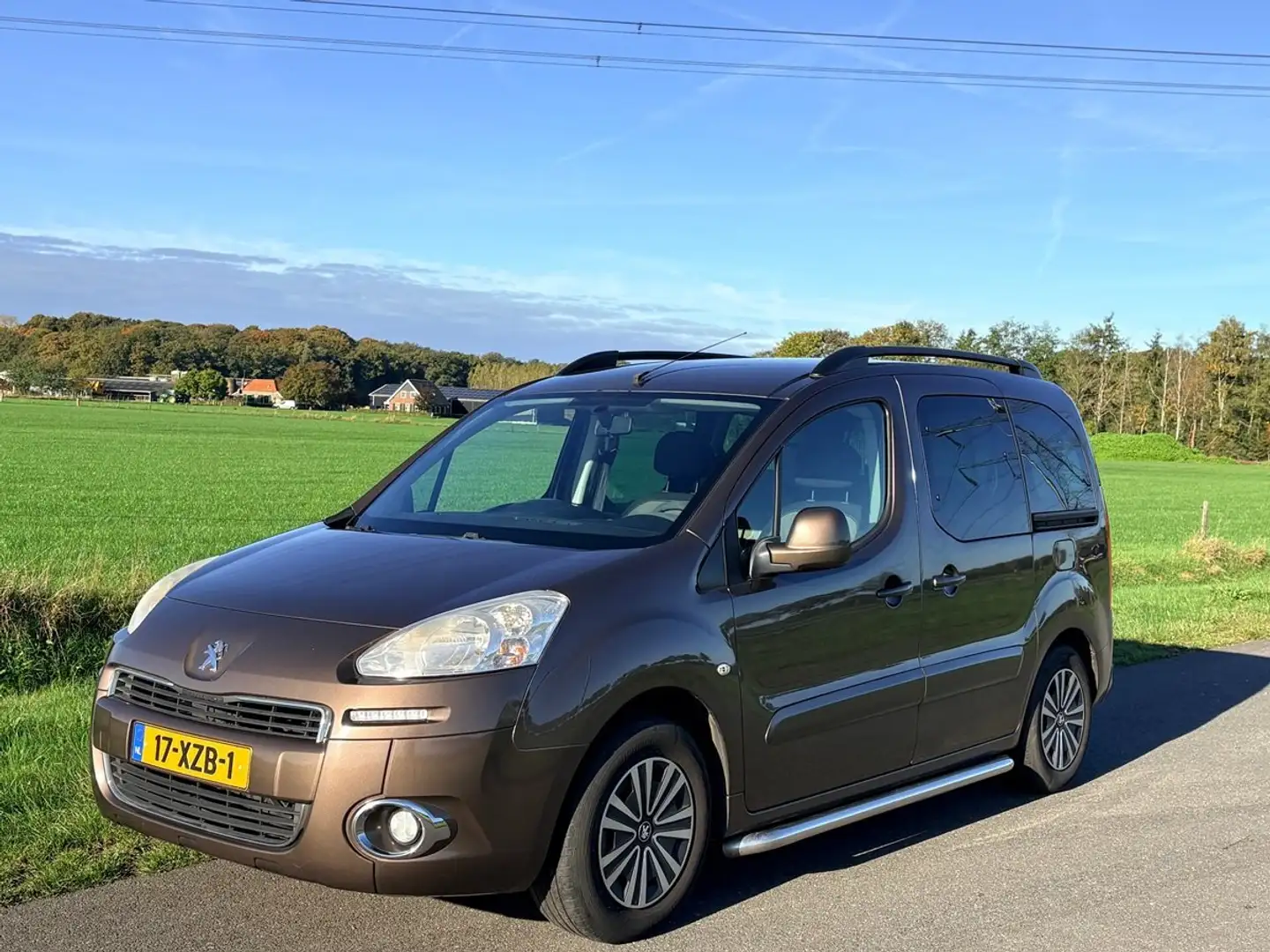 Peugeot Partner 1.6 VTi Family TeePee, Airco/ECC, Cruise, Trekhaak Bruin - 2