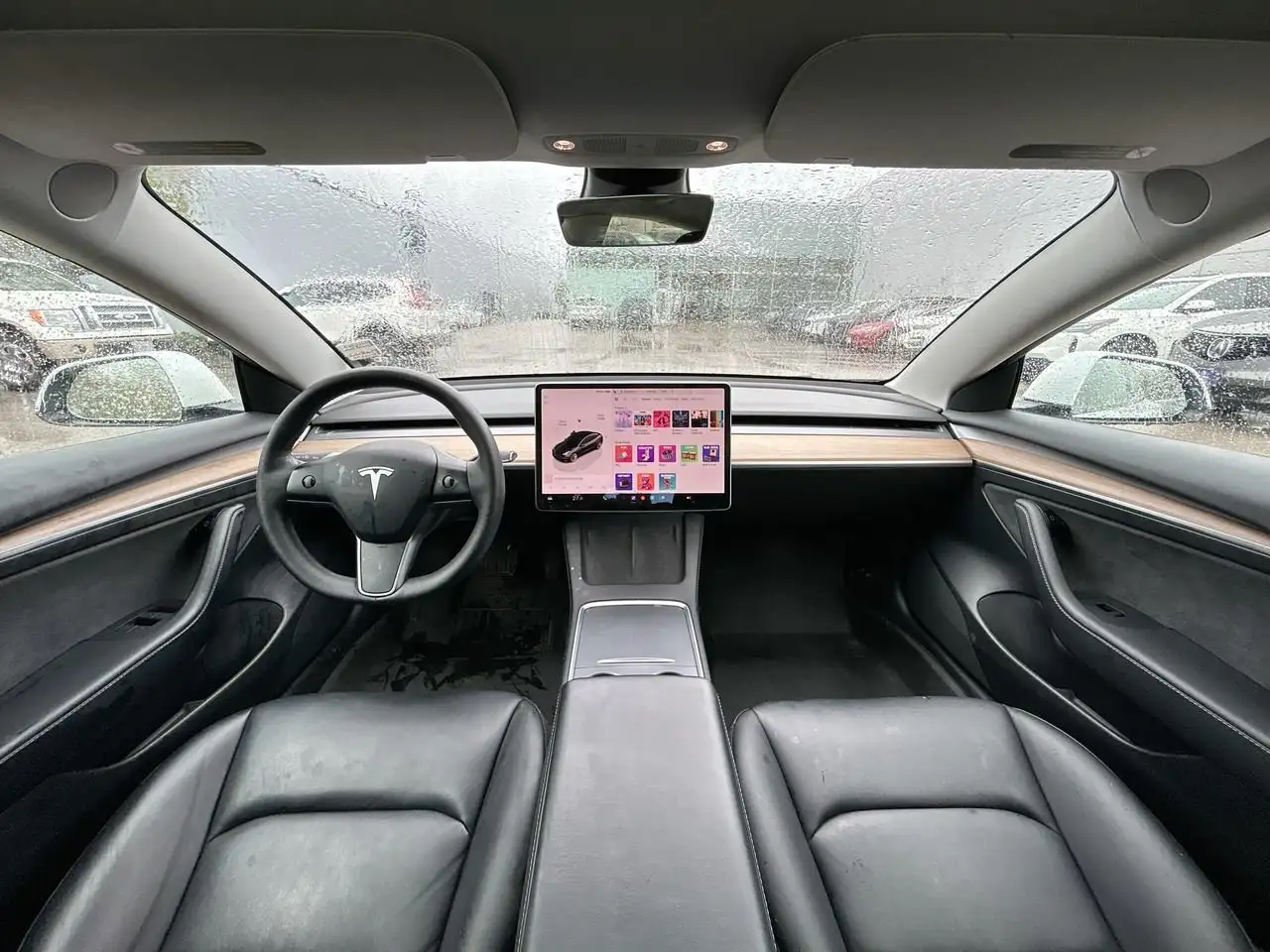 Tesla Model 3 снимка Tesla Model 3