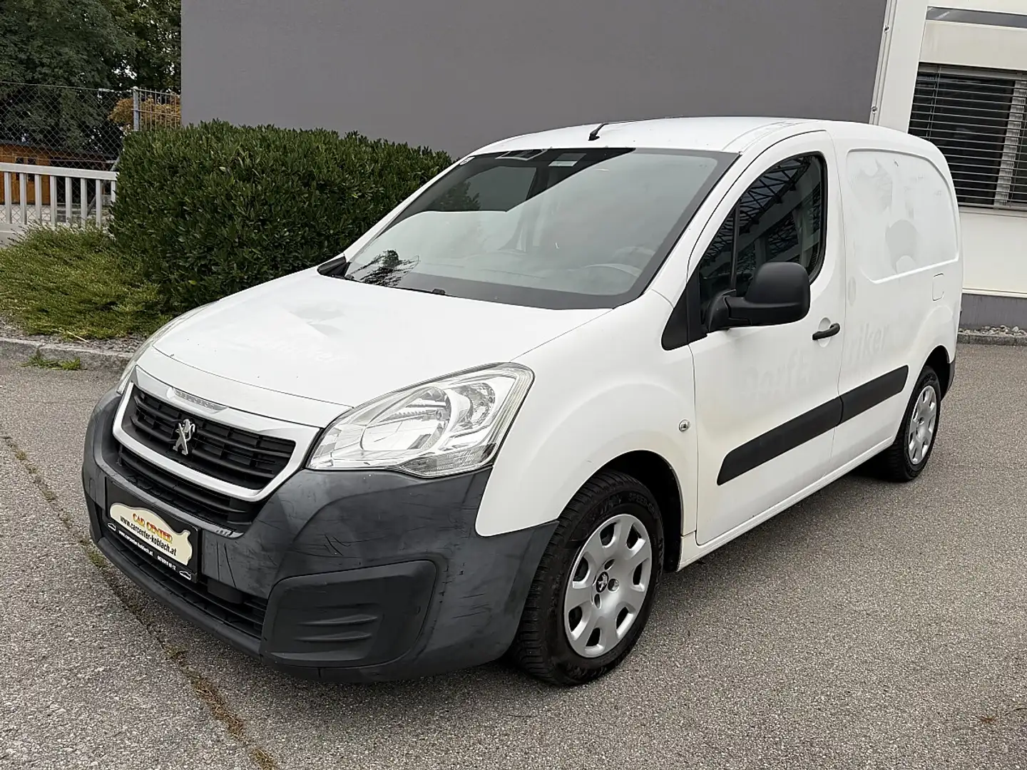 Peugeot Partner L1 Business 1,6 HDi 75 Euro 5 Weiß - 1