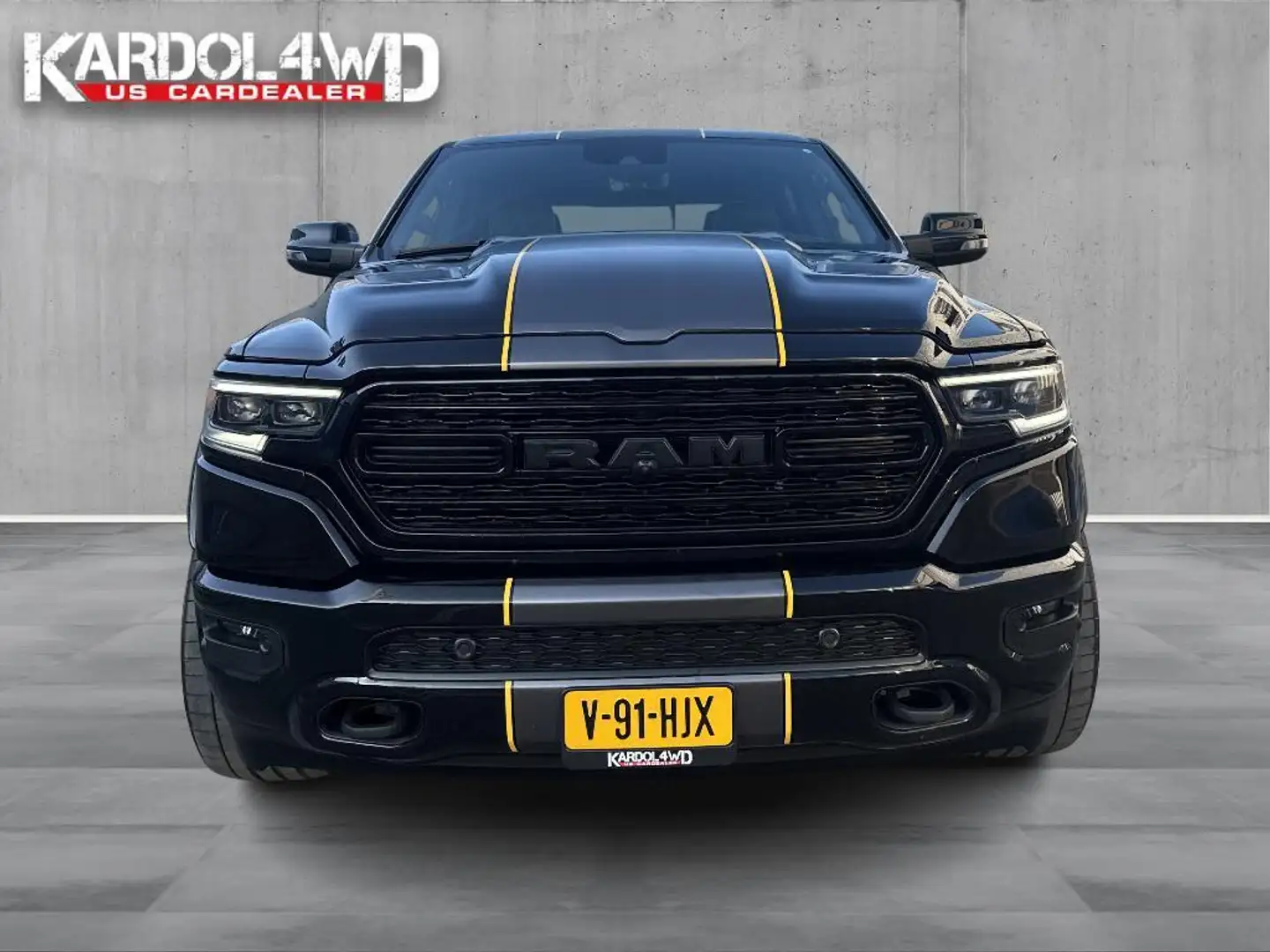 Dodge RAM 1500 5.7 V8 e-torc 4x4 Crew Cab Limited | Bakflip Zwart - 2