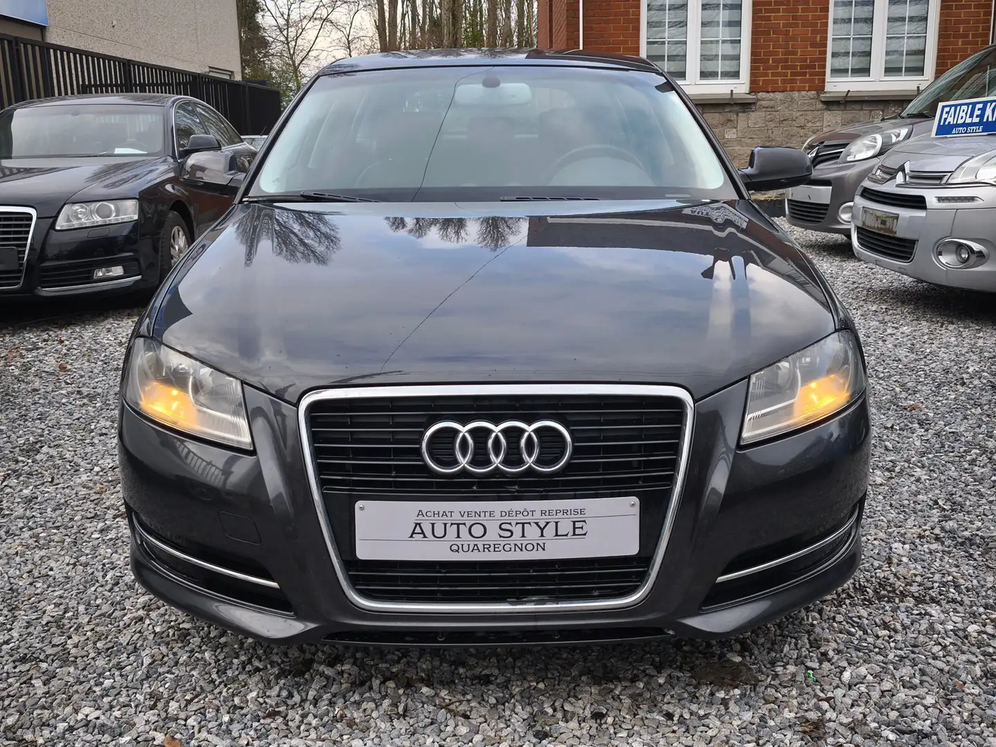 Audi A3 Sportback 1.6 TDi / AIRCO / EURO 5 / Grijs - 2