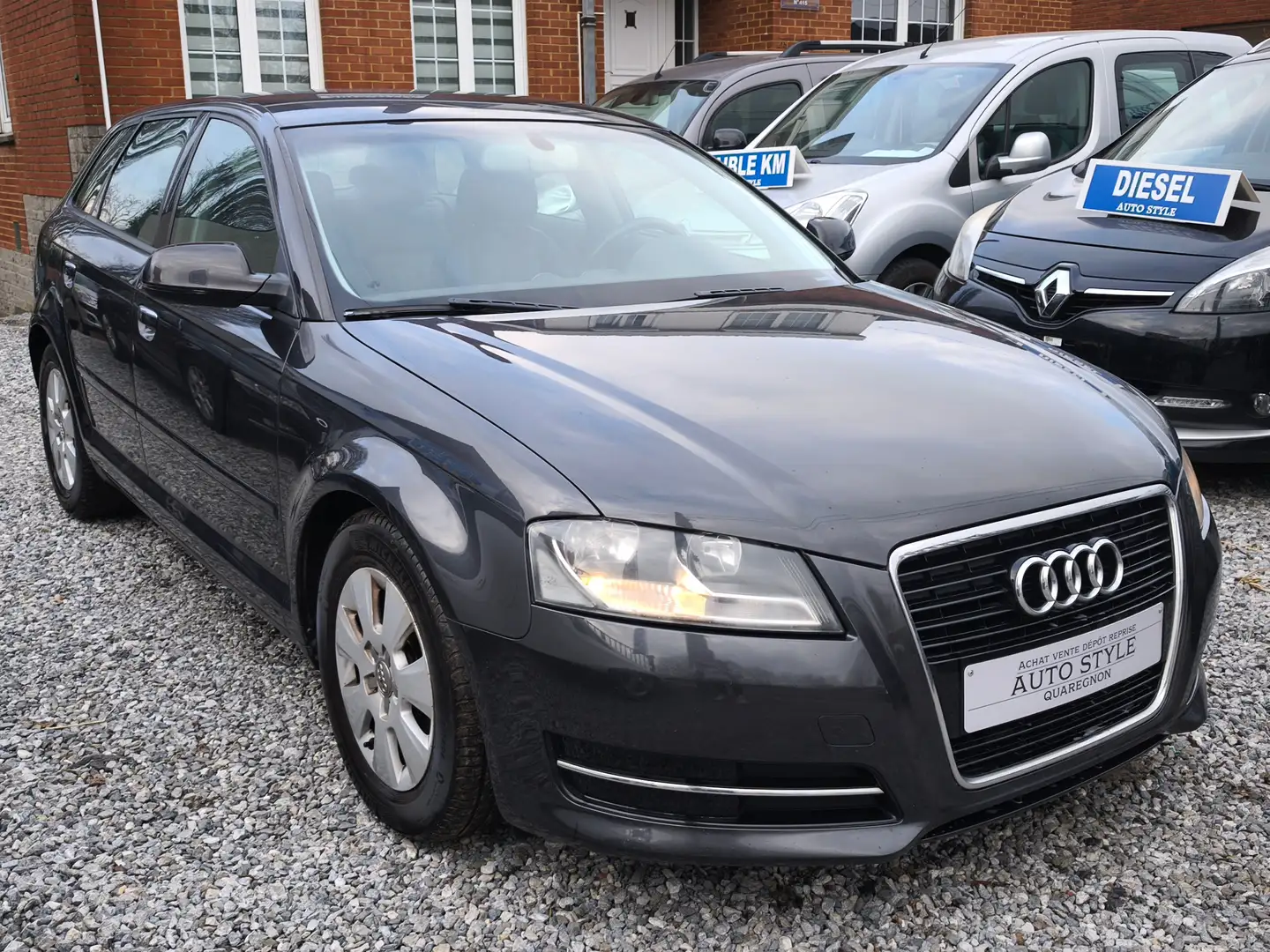 Audi A3 Sportback 1.6 TDi / AIRCO / EURO 5 / Grijs - 1