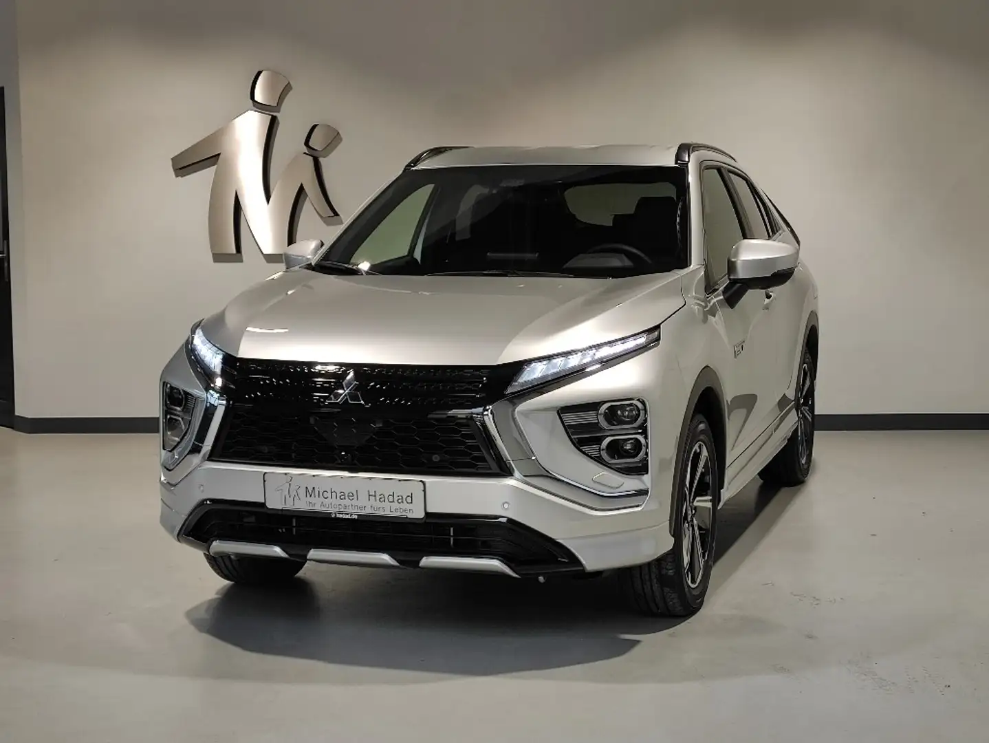Mitsubishi Eclipse Cross Plug-in Hybrid SELECT Allwetter Plateado - 1