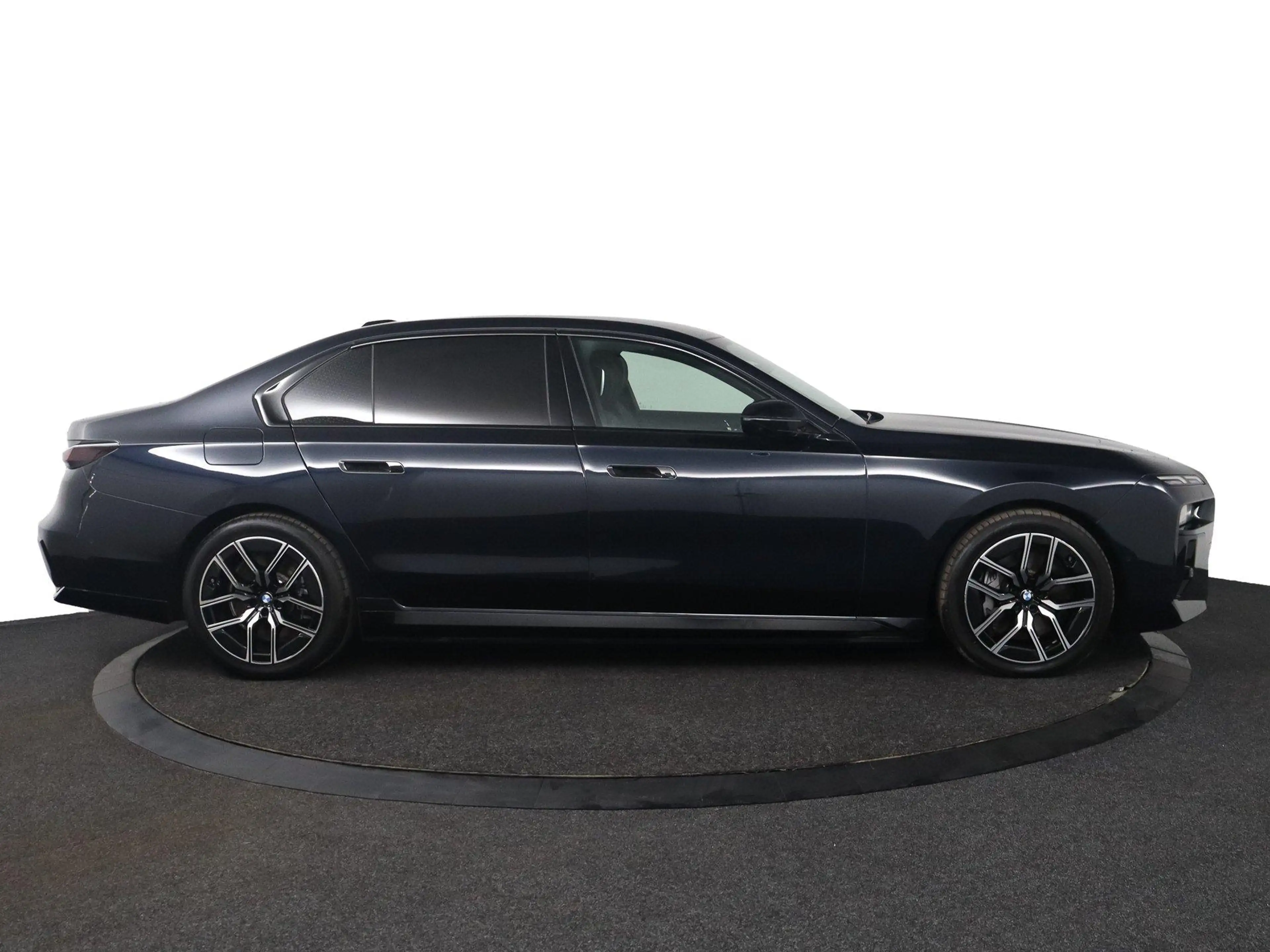 BMW 750 7-serie 750e xDrive | M Sport | Individual Vollede — photo 11