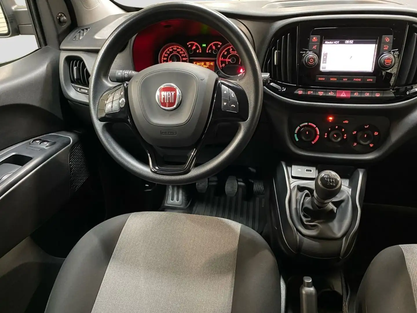 Fiat Doblo Doblò 1.4 T-Jet PL Combi Maxi N1 Lounge Plateado - 1