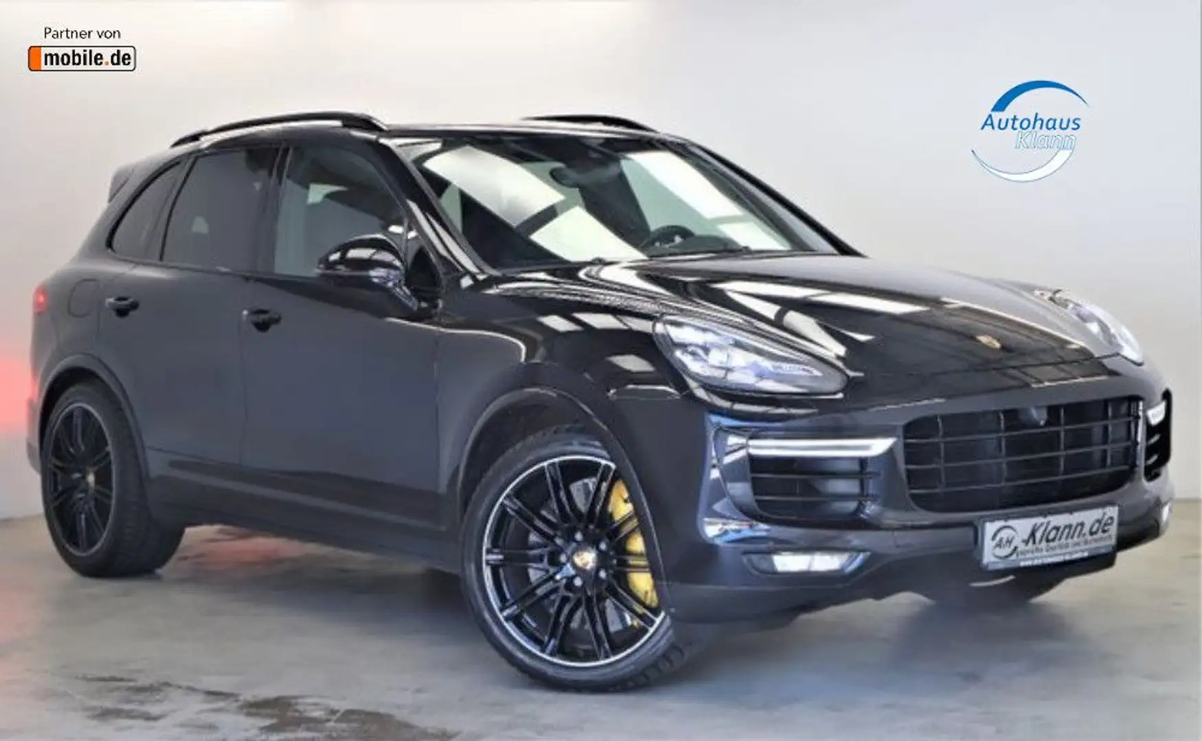 Porsche Cayenne 4.8 V8 570PS Turbo S Chrono Pano Keramik Schwarz - 1