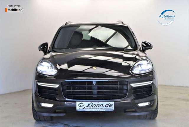 Porsche Cayenne 4.8 V8 570PS Turbo S Chrono Pano Keramik