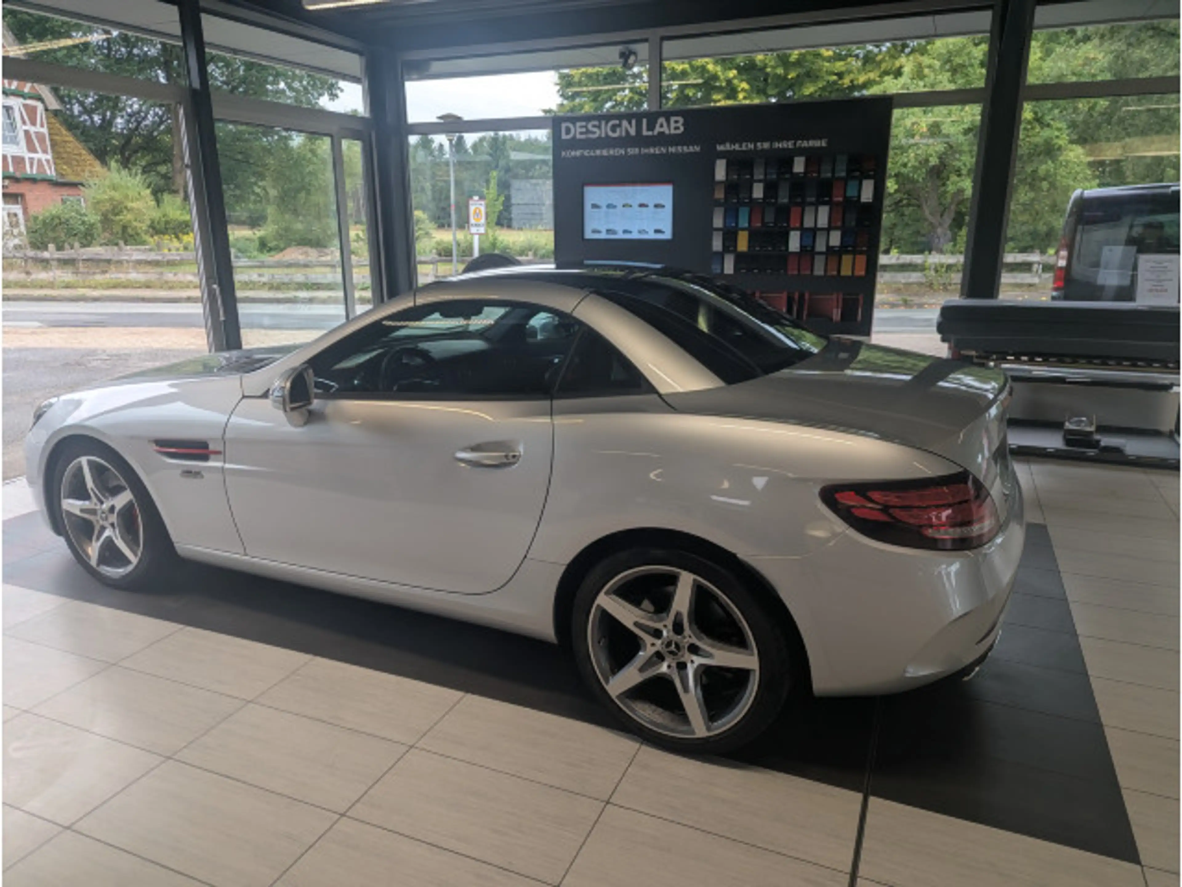 Mercedes-Benz SLC 200 SLC Roadster SLC 200 AMG Line, Red Editi — photo 6
