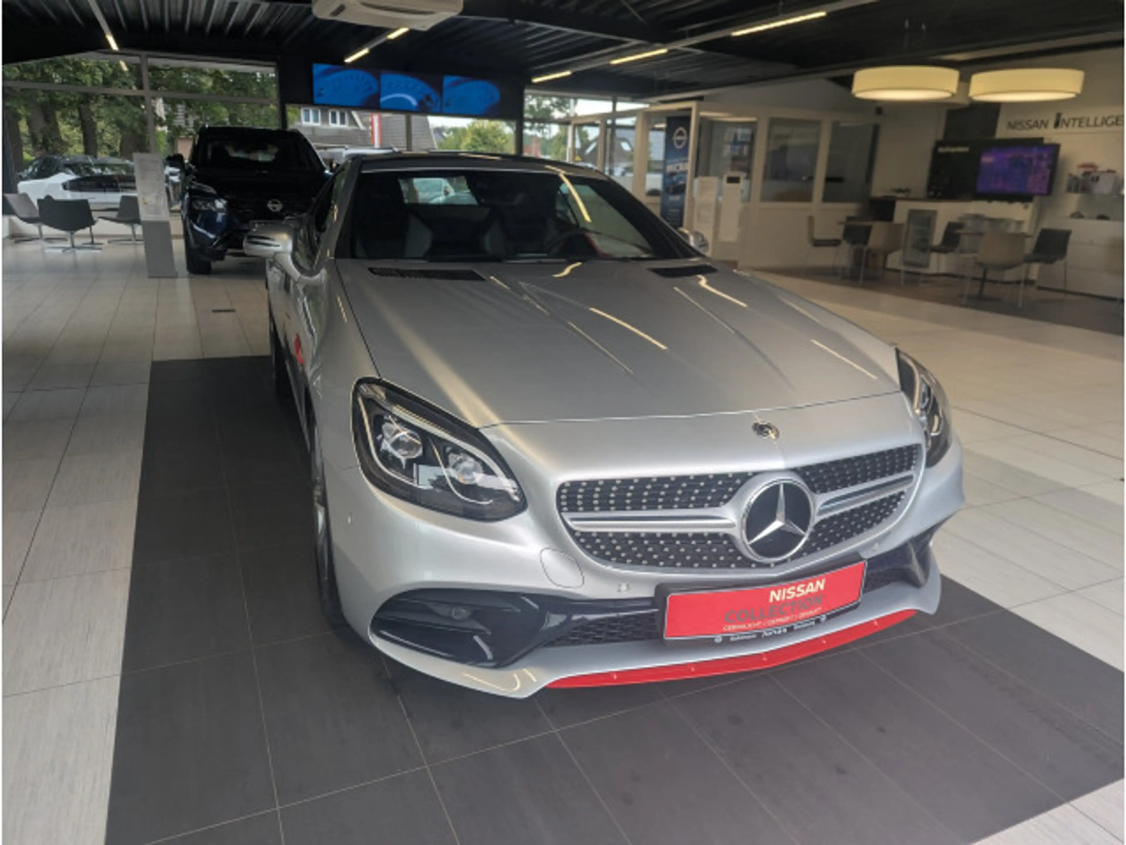 Mercedes-Benz SLC 200 SLC Roadster SLC 200 AMG Line, Red Editi — photo 2