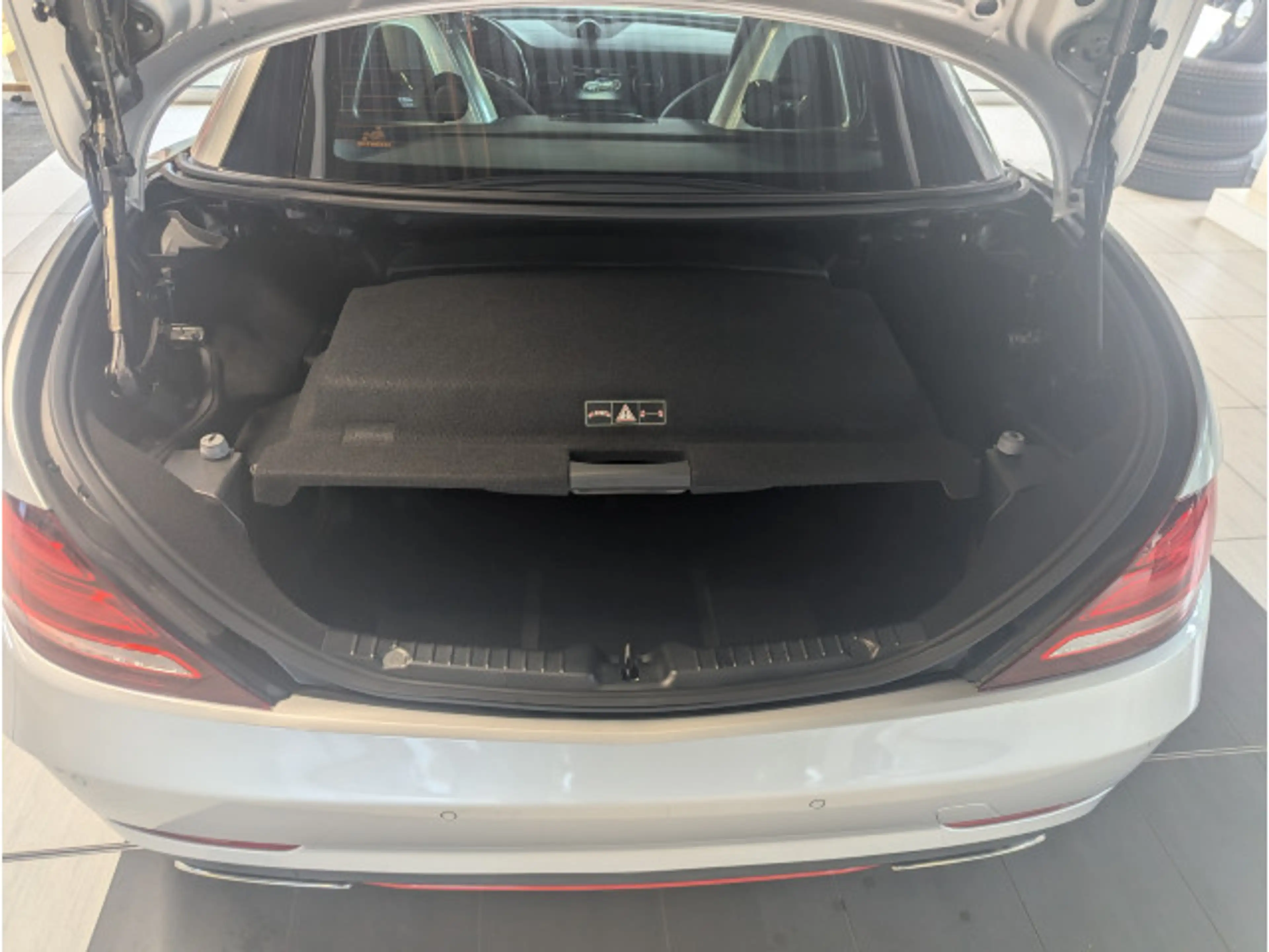 Mercedes-Benz SLC 200 SLC Roadster SLC 200 AMG Line, Red Editi — photo 8
