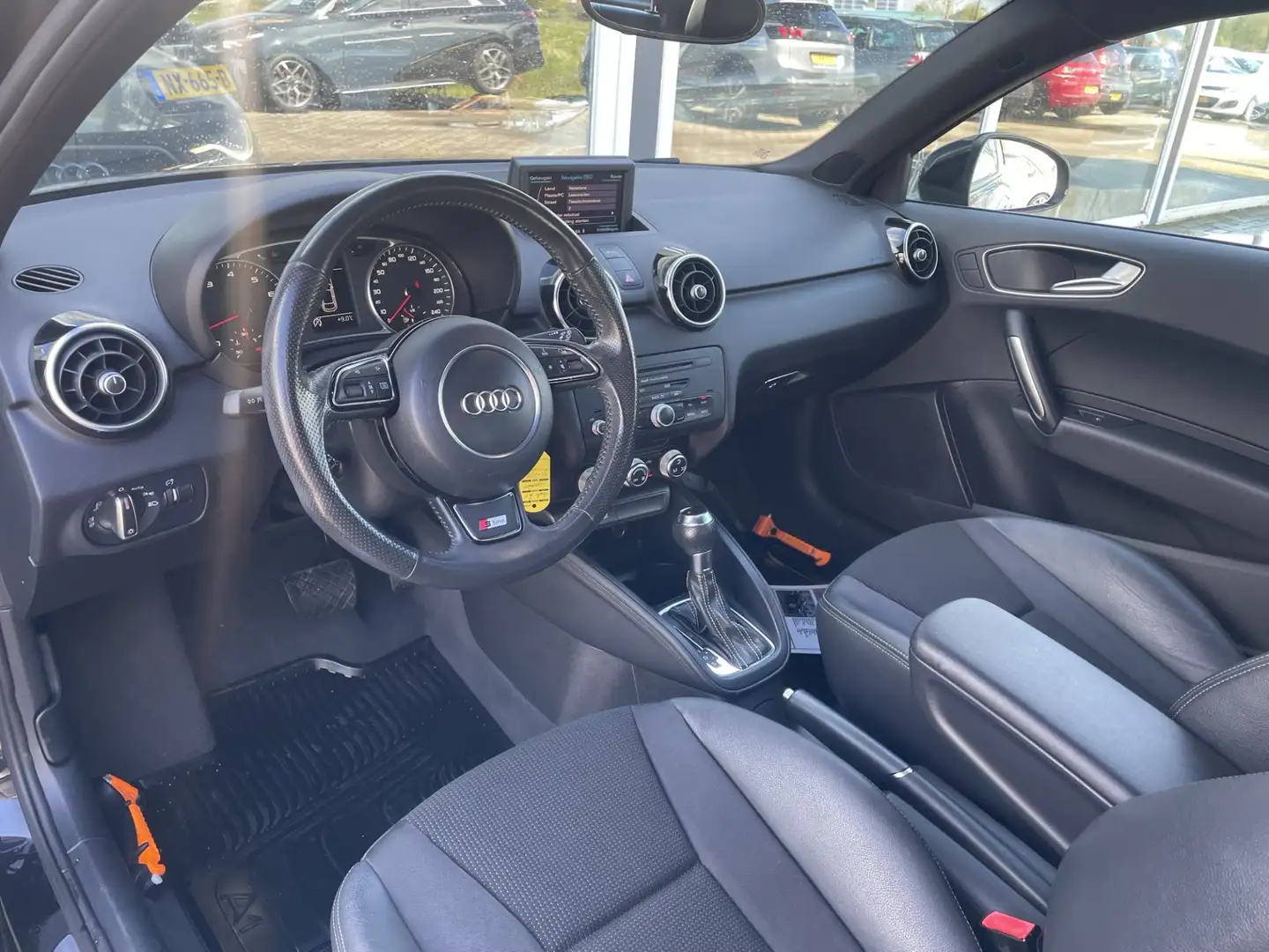 Audi A1 1.4 TFSI 119g. S edition 50% deal 6.975,- ACTIE Чорний - 2
