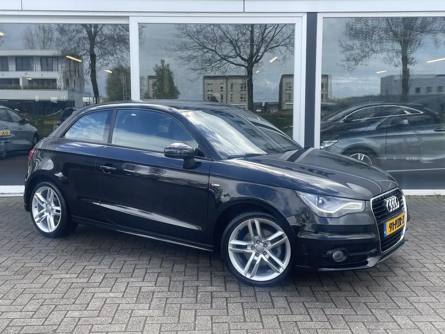 Audi A1 1.4 TFSI 119g. S edition 50% deal 6.975,- ACTIE Nero - 1