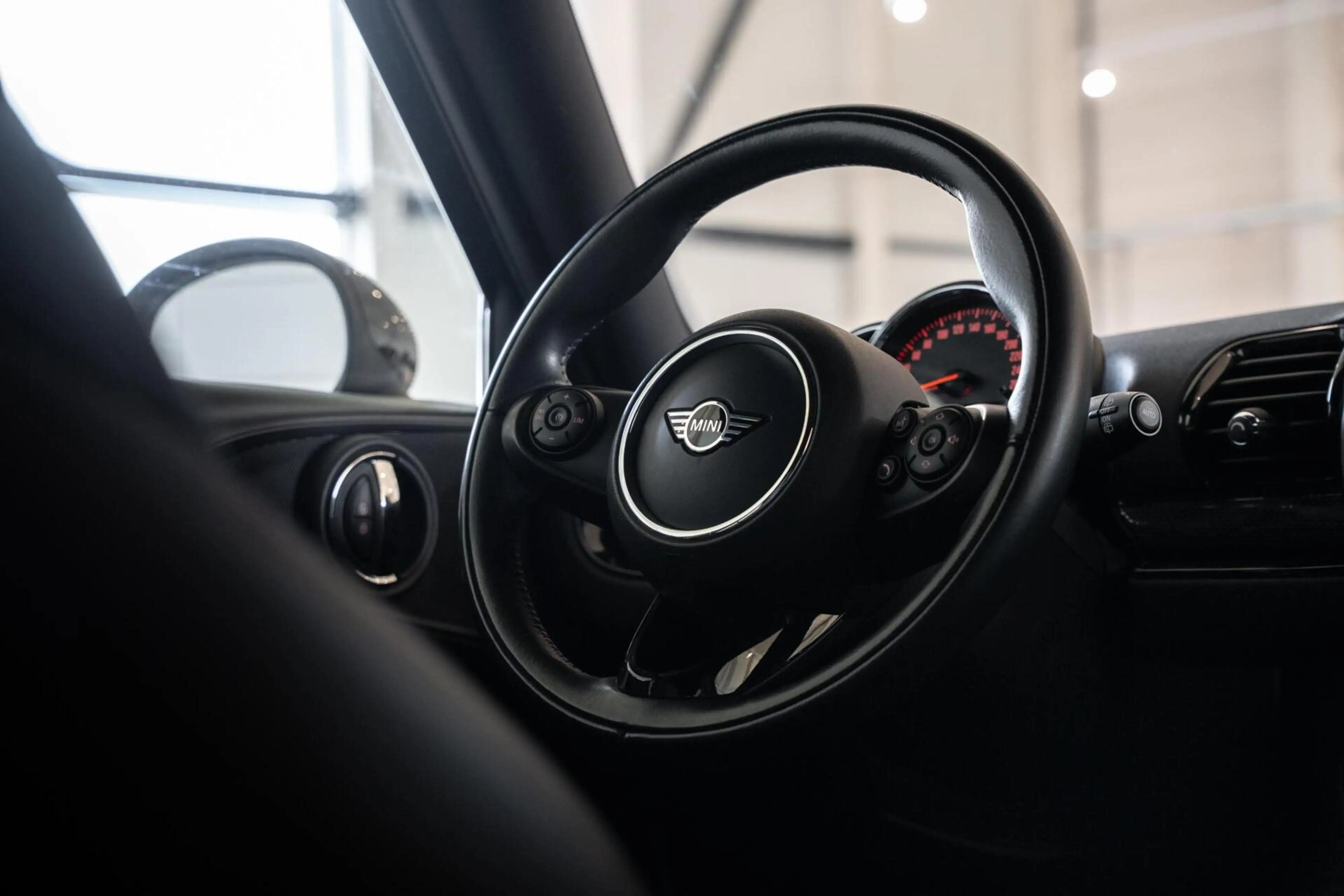 MINI One Clubman Business / Climate / Sportstoelen / PDC Achter — photo 18