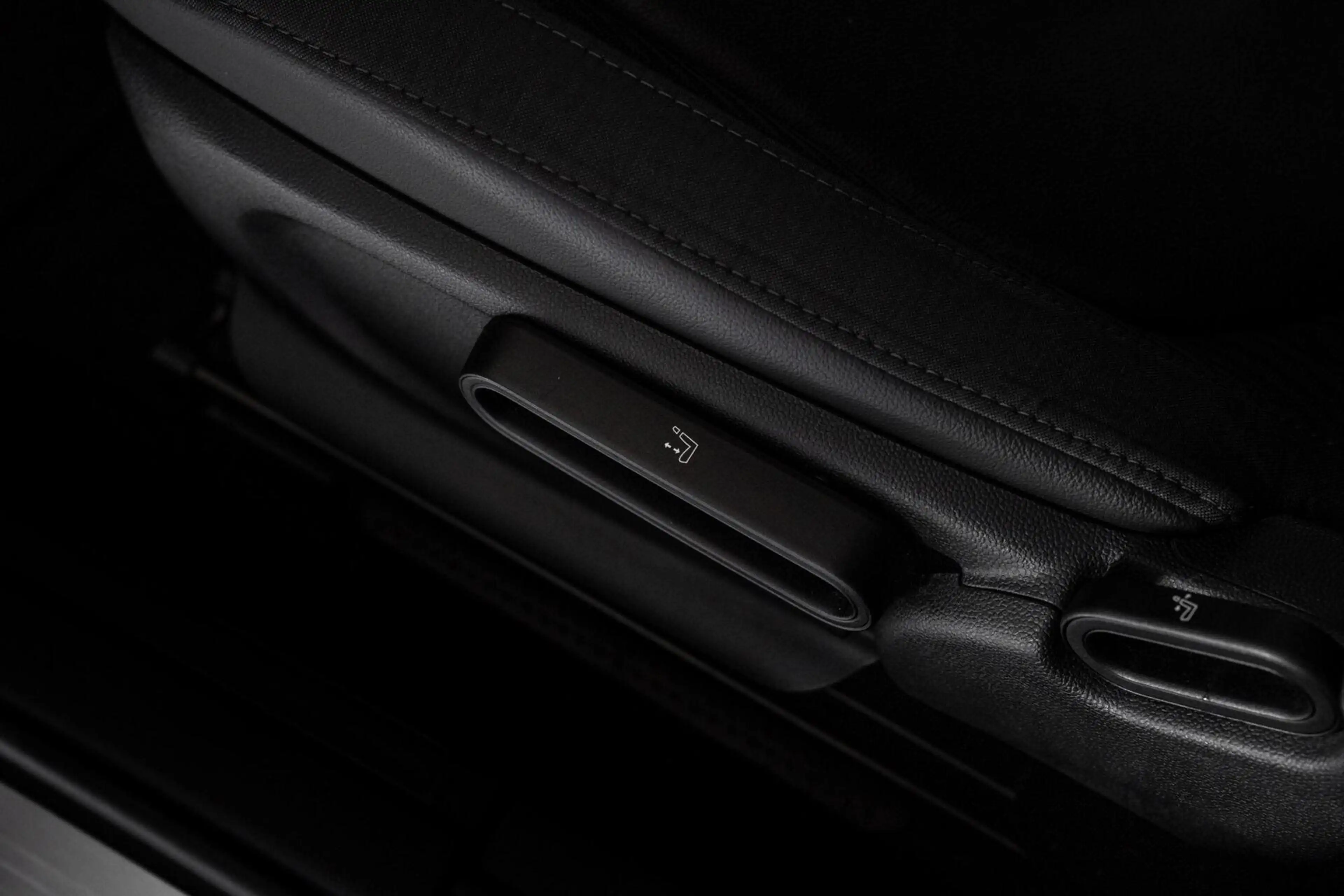 MINI One Clubman Business / Climate / Sportstoelen / PDC Achter — photo 31