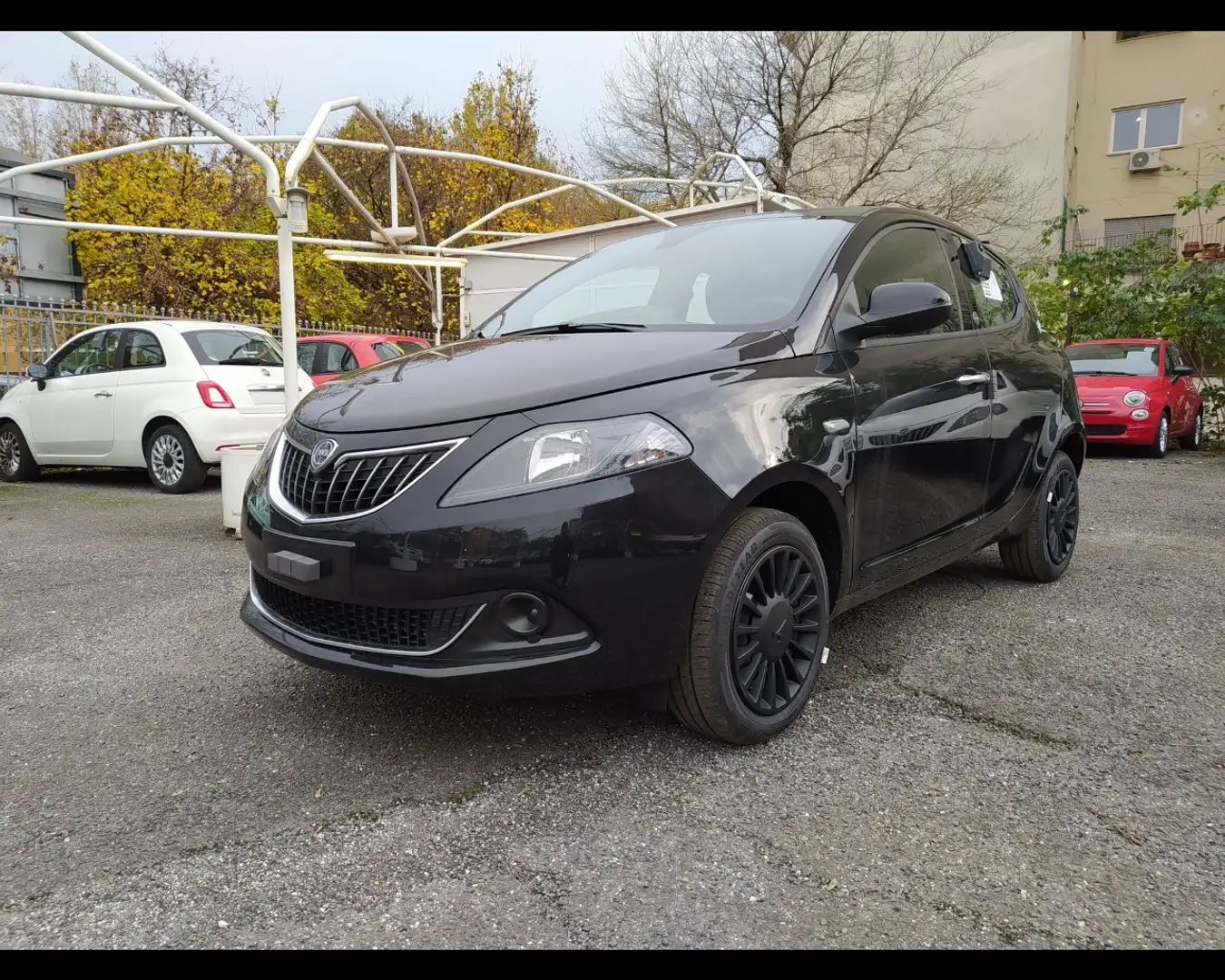 Lancia Ypsilon 1.0 FireFly Hybrid Silver Schwarz - 1