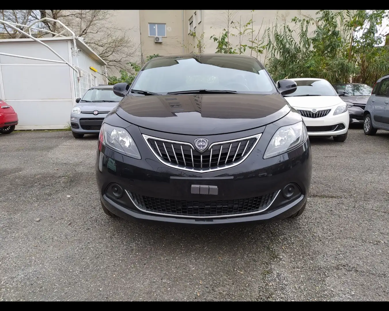 Lancia Ypsilon 1.0 FireFly Hybrid Silver Schwarz - 2