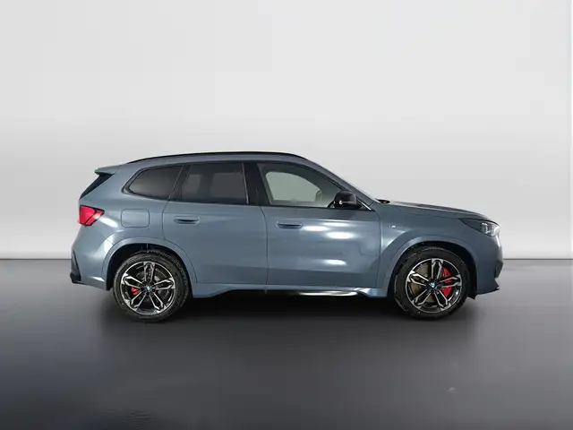 BMW X1 view 3