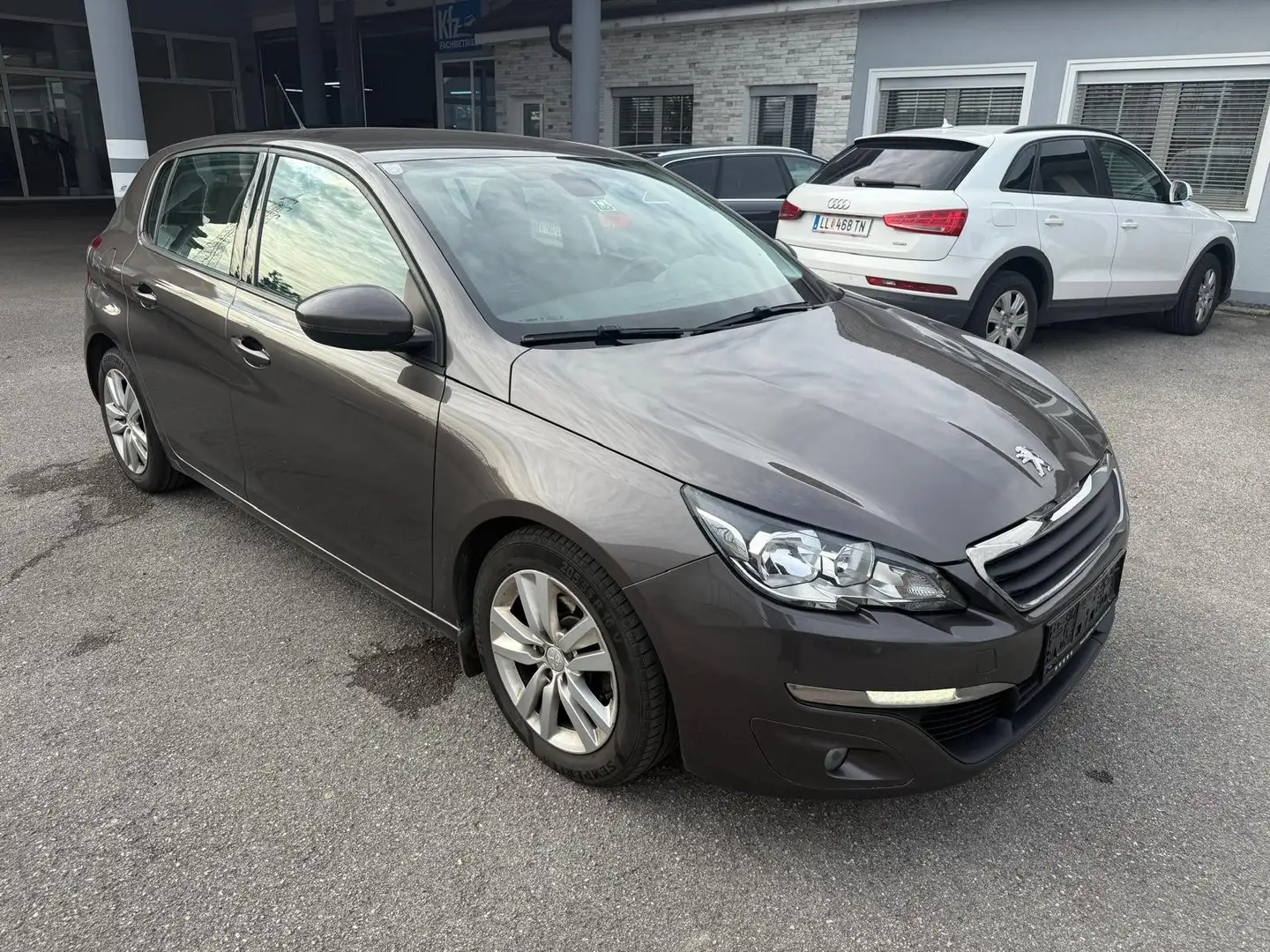 Peugeot 308 Active Braun - 2
