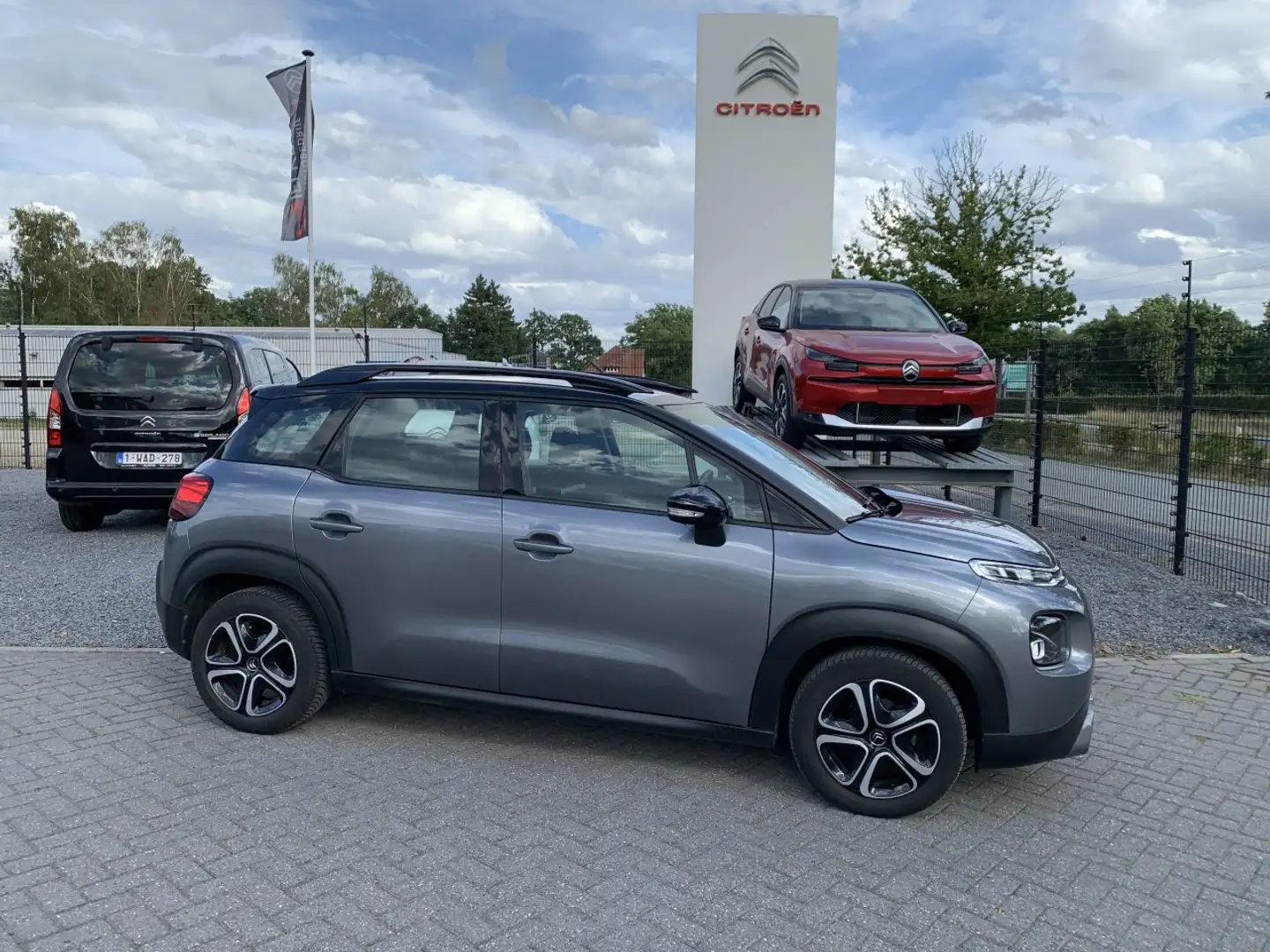 Citroen C3 Aircross 1.2 Puretech Feel Grijs - 1