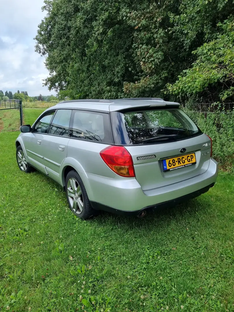 Subaru Legacy 3.0R Grijs - 2