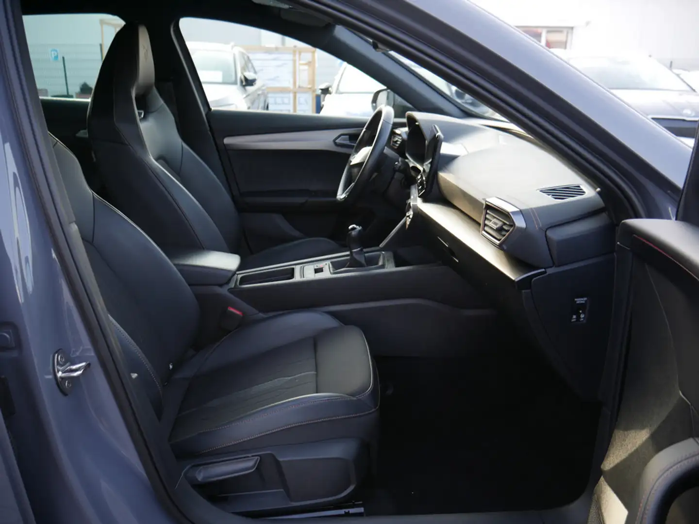 CUPRA Formentor 1.5 TSI 19"-LM PDC SHZ NAVI ACC LED Grau - 2
