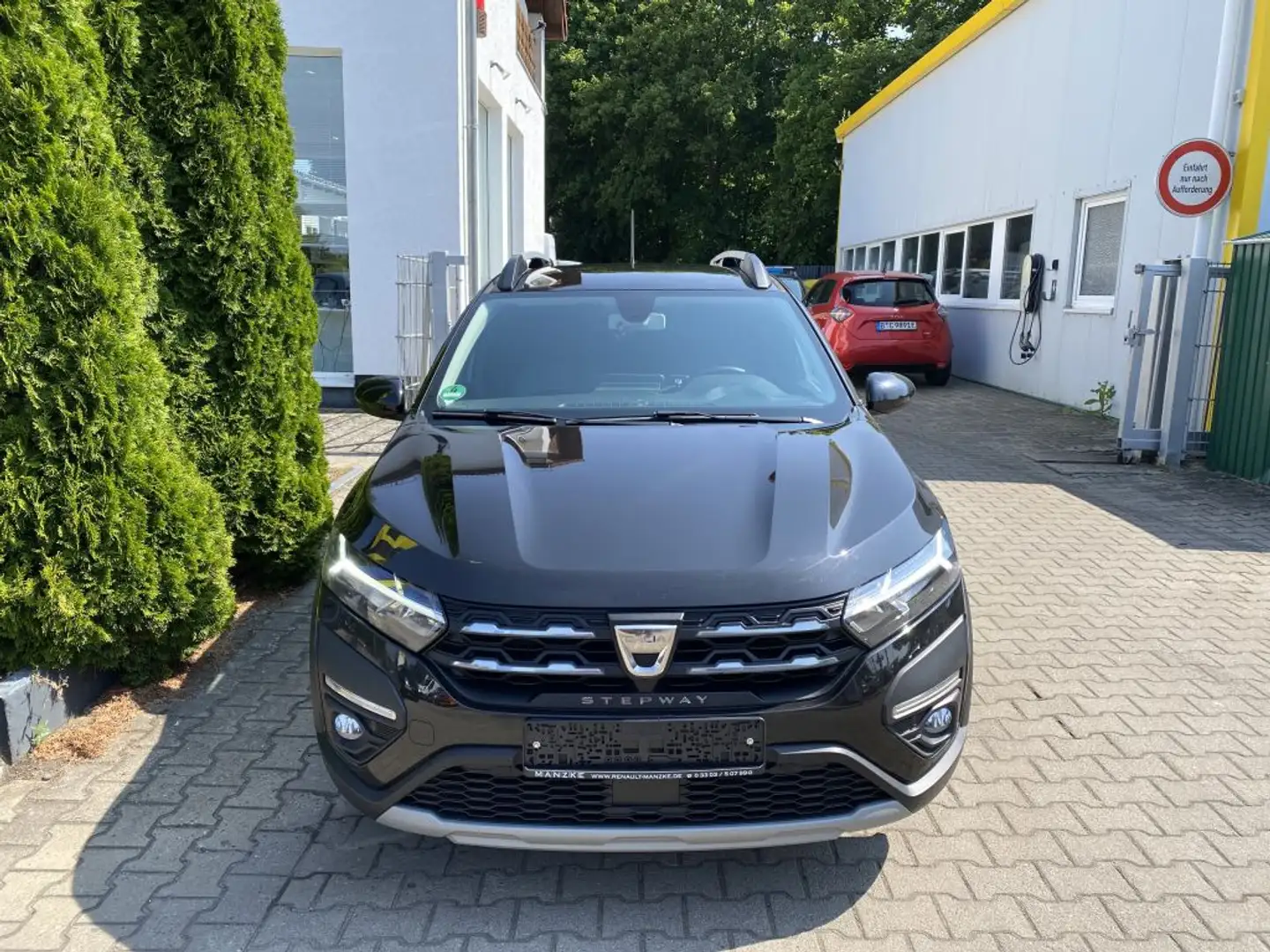 Dacia Sandero Stepway TCe 100 ECO-G Comfort / Allwetter Schwarz - 2