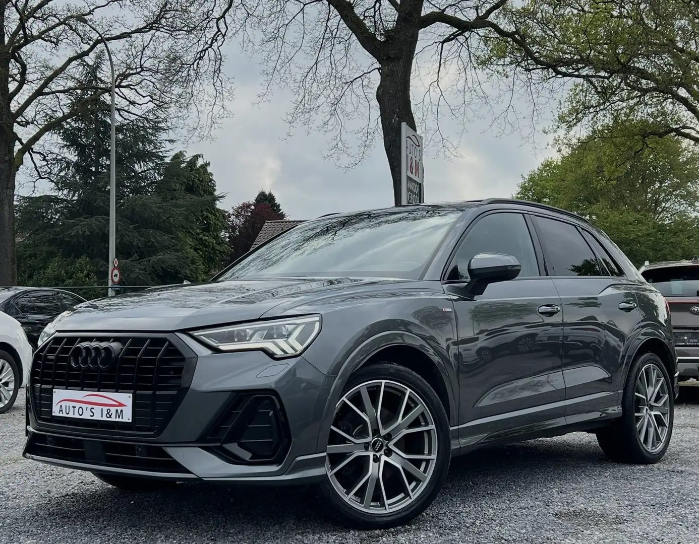 Audi Q3 45TFSI Quattro S line S tronic Pano 75Dkm BTW Full Grijs - 1